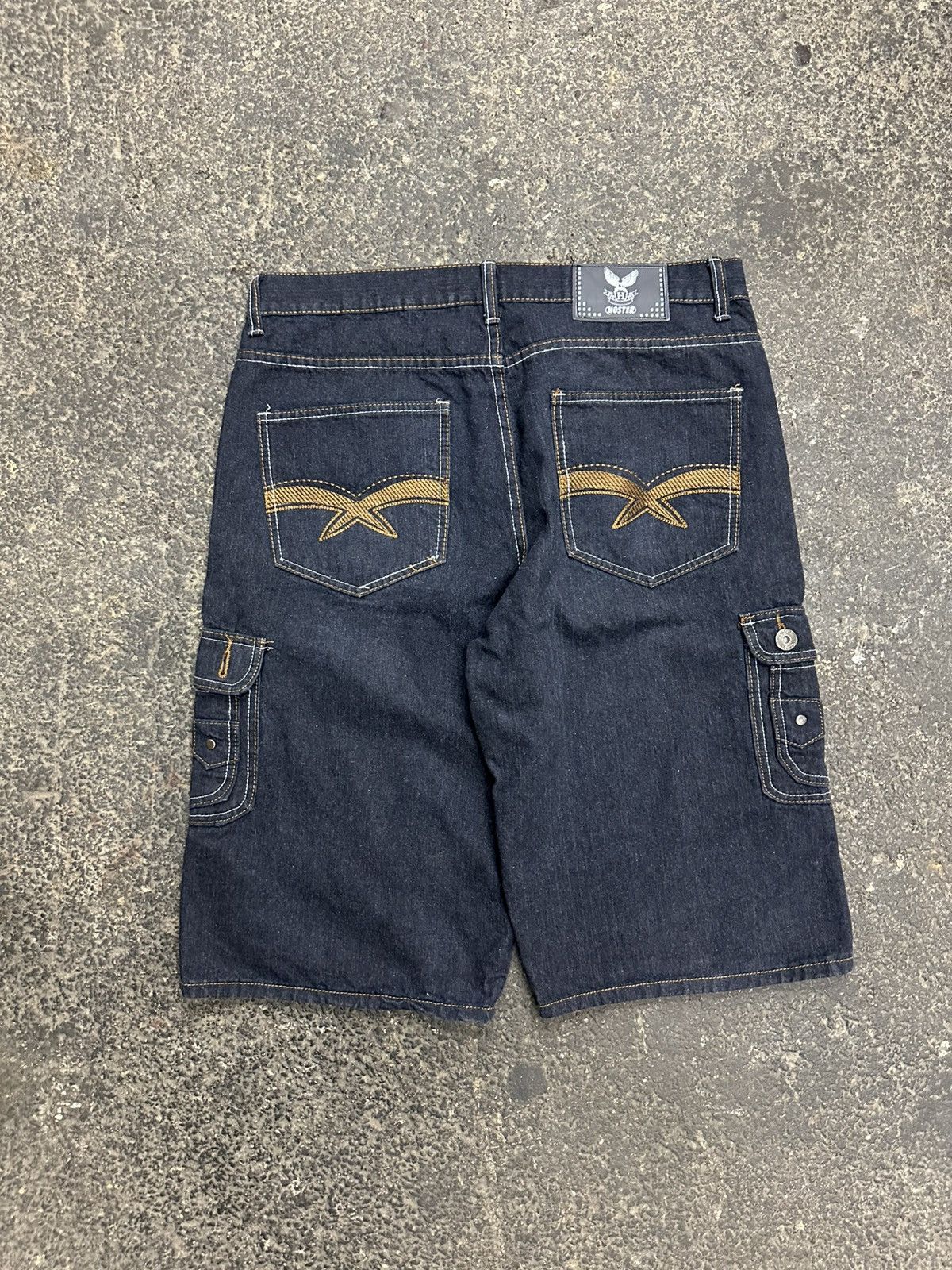 Vintage Y2K baggy cargo jorts Size US 36 / EU 52 - 1 Thumbnail