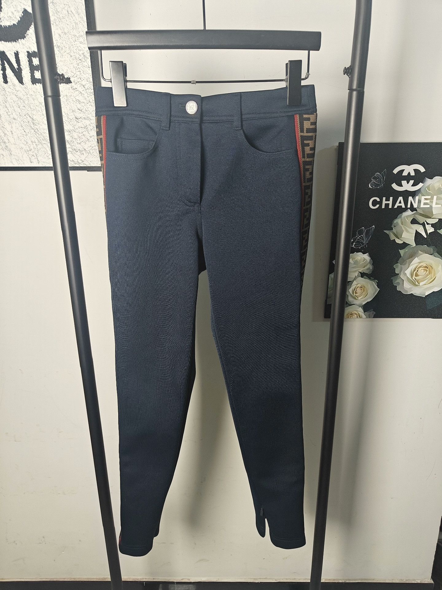 Fendi Fendi White Casual Pants 32 Men Size US 32 / EU 48 - 1 Thumbnail