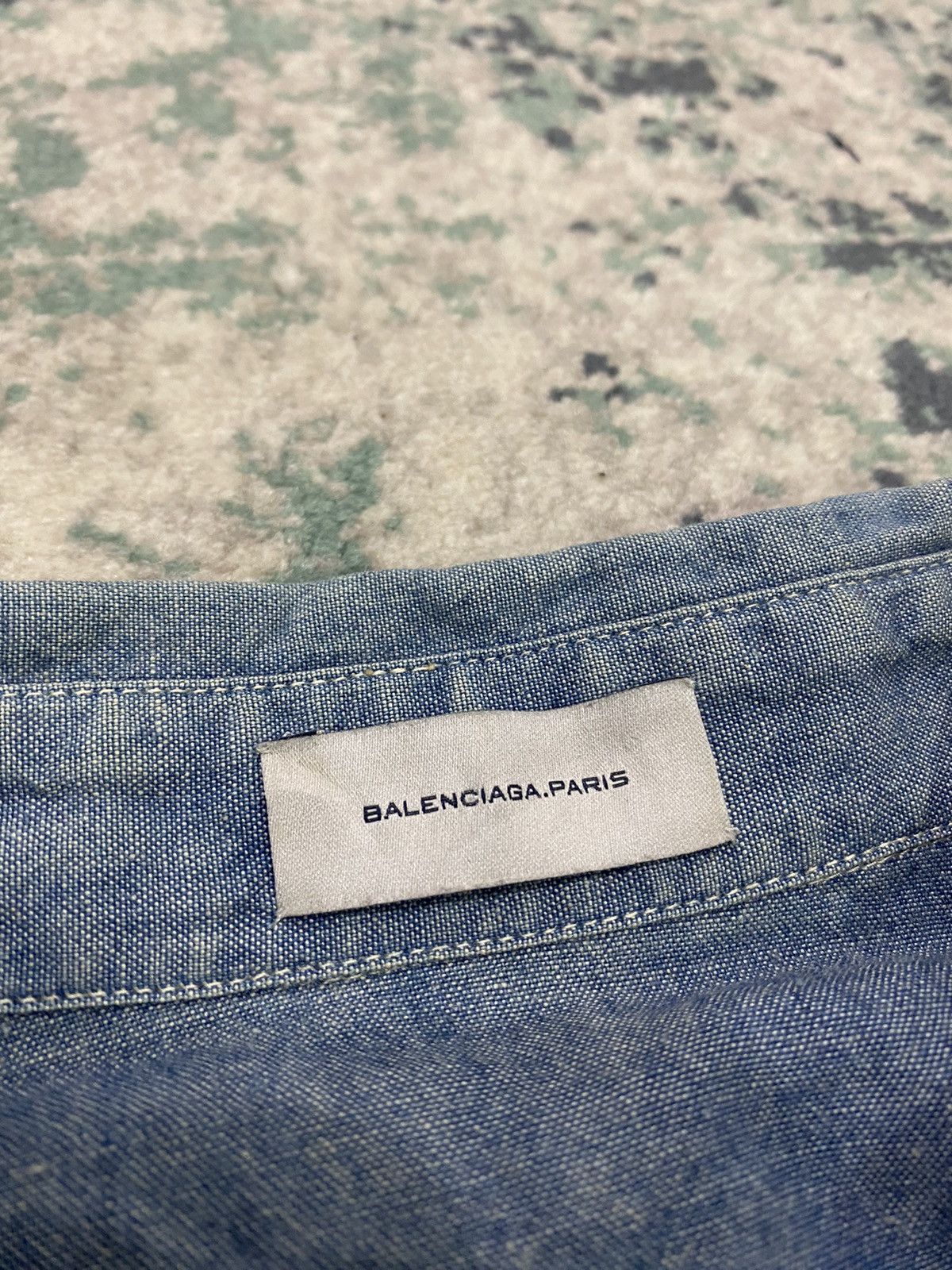 Balenciaga AW09 Balenciaga Paris Faded Hidden Pocket Denim Shirt Size US L / EU 52-54 / 3 - 2 Thumbnail