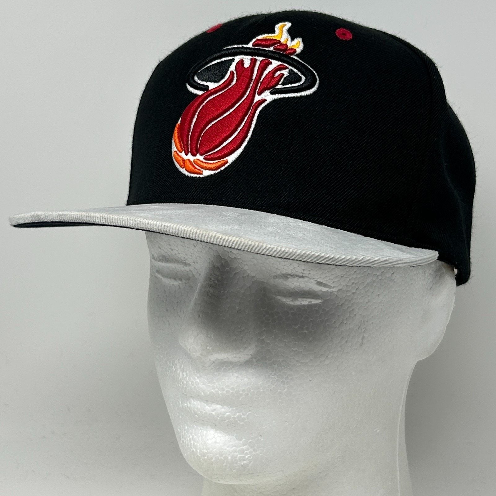 Mitchell & Ness Miami Heat Hat Baseball Cap Mitchell & Ness Size ONE SIZE - 9 Thumbnail