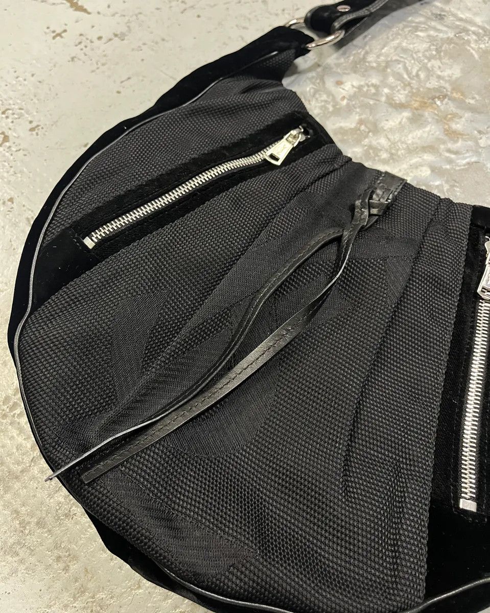Yves Saint Laurent 2000s Yves Saint Laurent Black Hobo Bag Size ONE SIZE - 6 Thumbnail