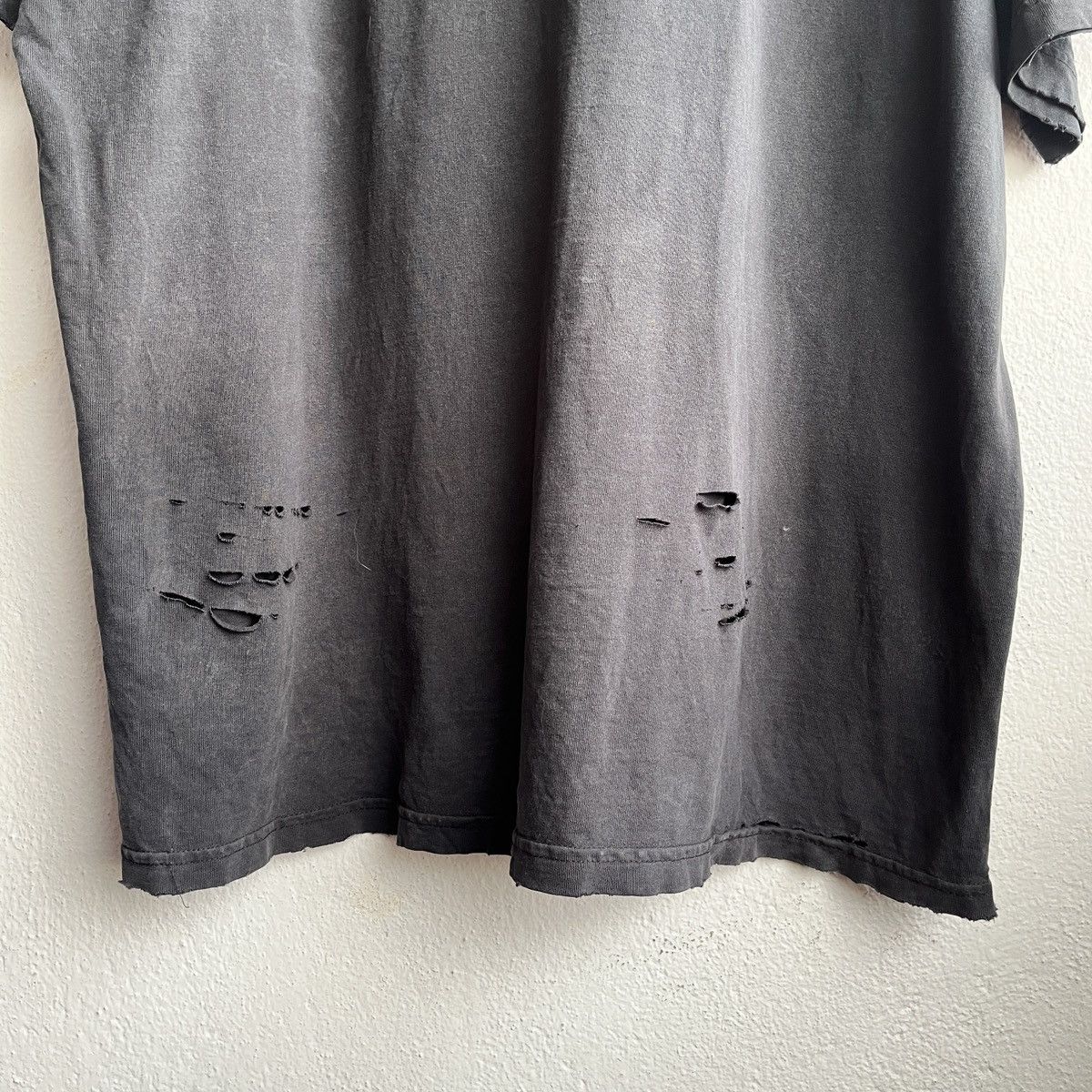 Carhartt DISTRESSED FADED CARHARTT DETROIT RIPPED TSHIRT Size US XXL / EU 58 / 5 - 11 Thumbnail