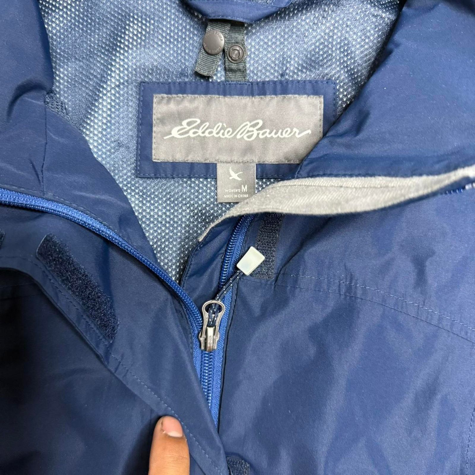 Eddie Bauer Eddie Bauer Blue Windbreaker Jacket Hoodie Size Medium Size US M / EU 48-50 / 2 - 2 Thumbnail