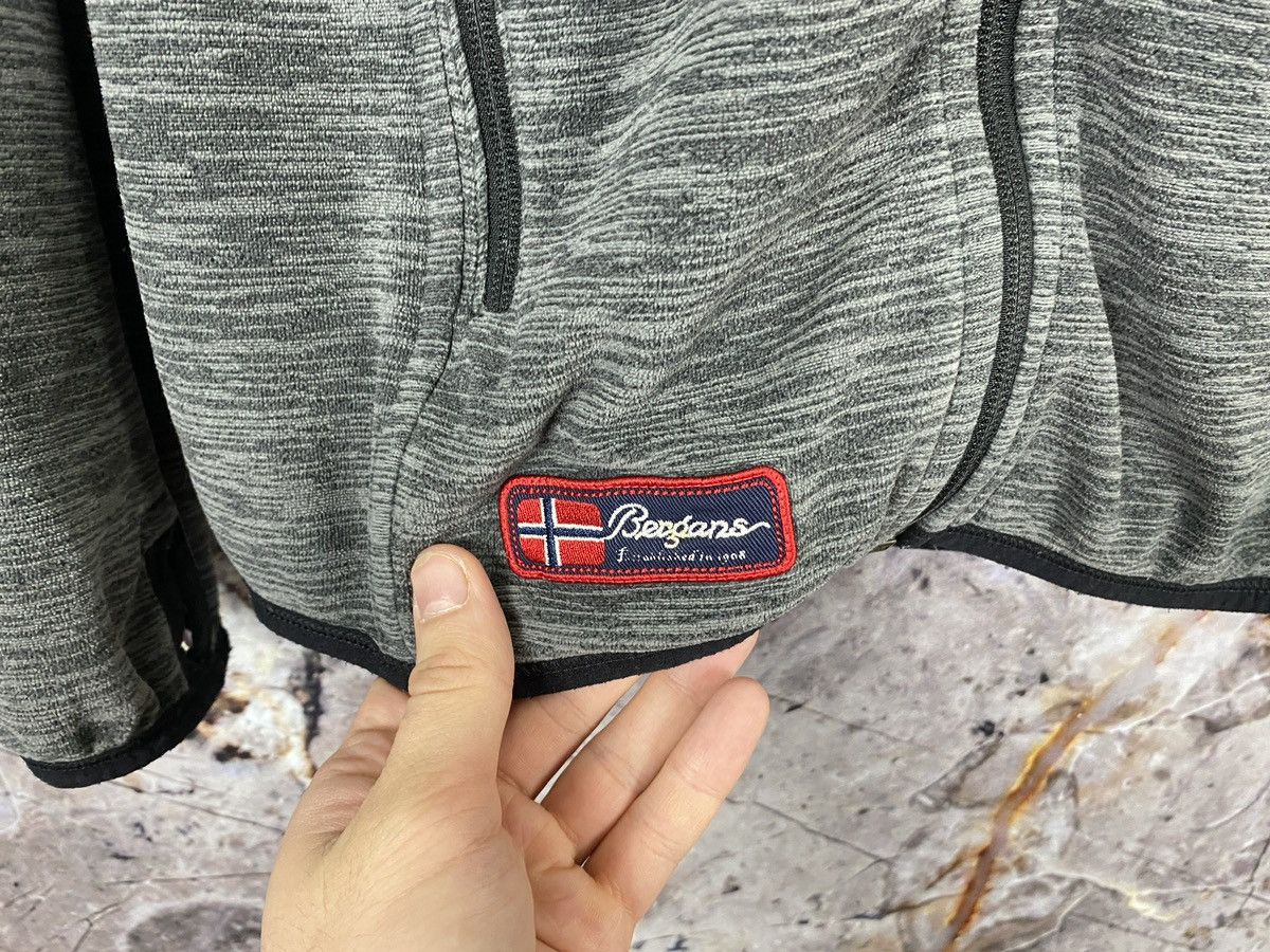 Bergans Men’s Bergen’s of Norway Jacket Outdoor Size Medium Size US M / EU 48-50 / 2 - 5 Thumbnail