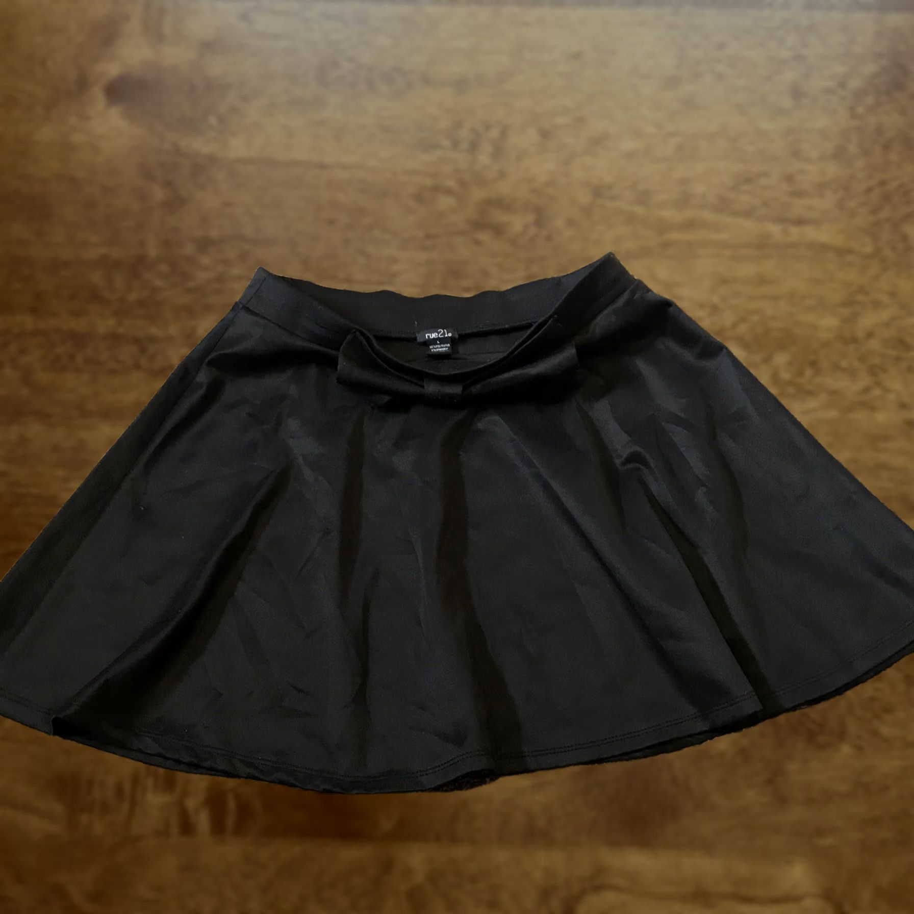 Vintage rue21 Skirt A-Line Black Women's L Short Polyester Stretch Bow Casual Vintage No Size 36" / US 14 / IT 50 - 1 Thumbnail