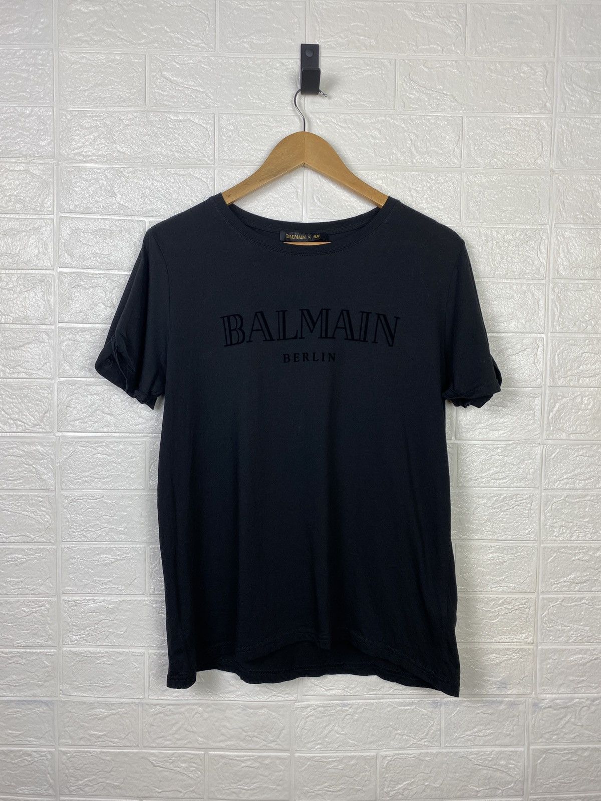 Balmain × H&M Balmain x H&M vintage t-shirt big logo womens Size L Size L / US 10 / IT 46 - 1 Thumbnail