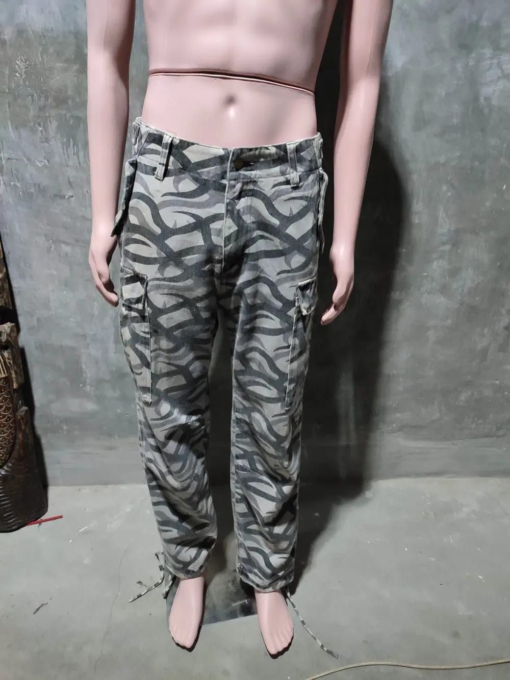 Japanese Brand Octopus Army Tribal Camo Cargo Pants Size US 31 - 13 Thumbnail