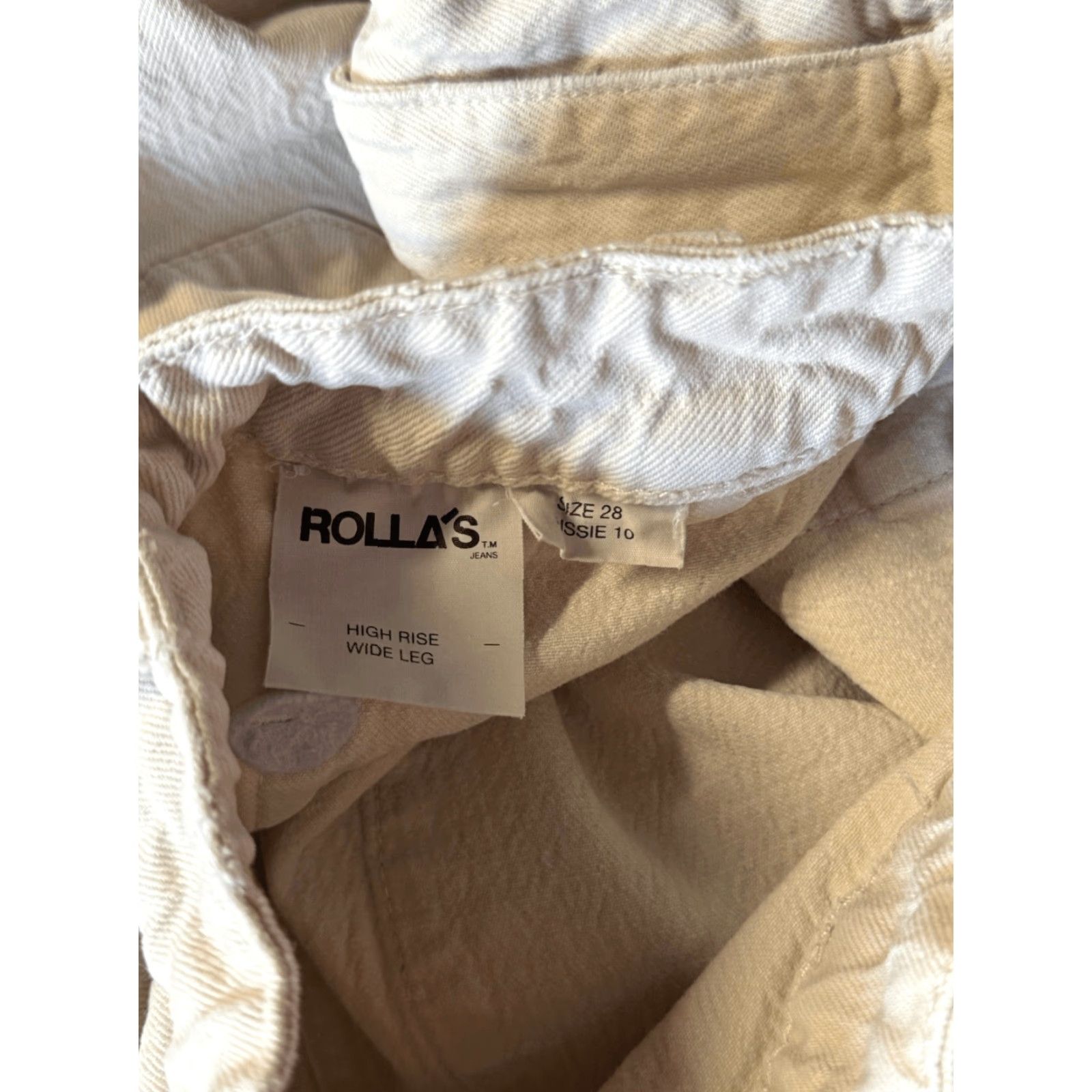 Vintage VINTAGE Rollas Womens White Wide Leg High Rise Shorts Size 28 (Regular) Adults Women White Wide Leg High Rise Shorts 28 Size 28" / US 6 / IT 42 - 4 Thumbnail