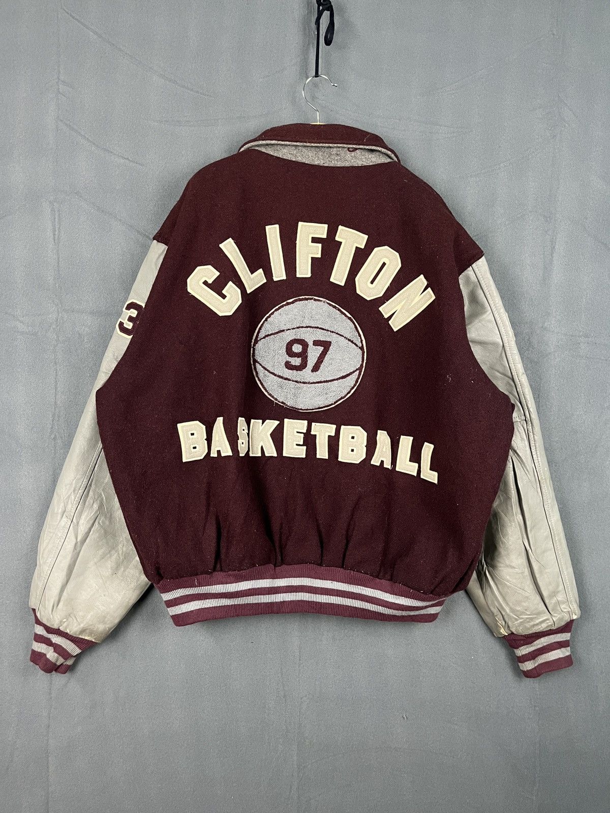 Vintage Vintage Wool Leather Varsity Jacket Clifton Basketball Size US L / EU 52-54 / 3 - 1 Thumbnail