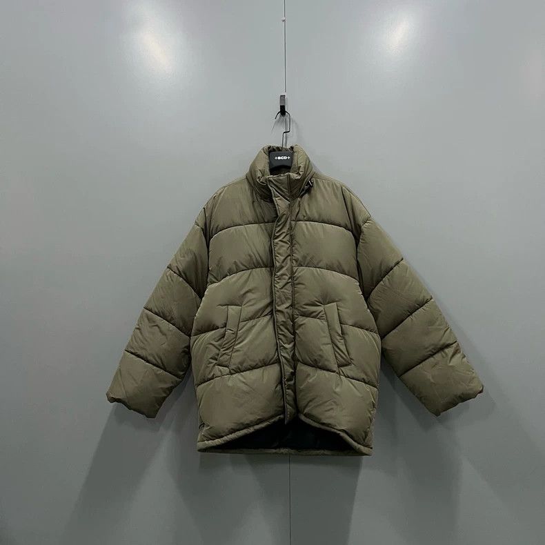 Balenciaga Balenciaga Solid Stand Collar Puffer Coat Size US L / EU 52-54 / 3 - 1 Thumbnail
