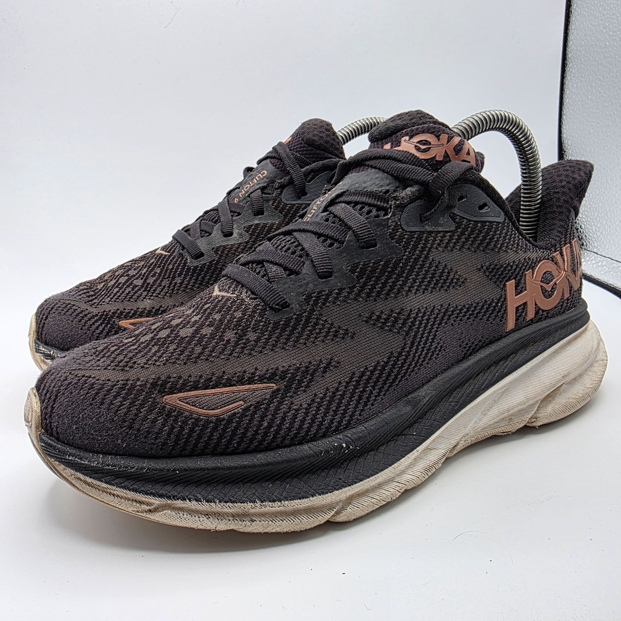 Hoka Hoka One One Clifton 9 Womens Size 8 B Black Athletic Shoe Size US 8 / IT 38 - 3 Thumbnail