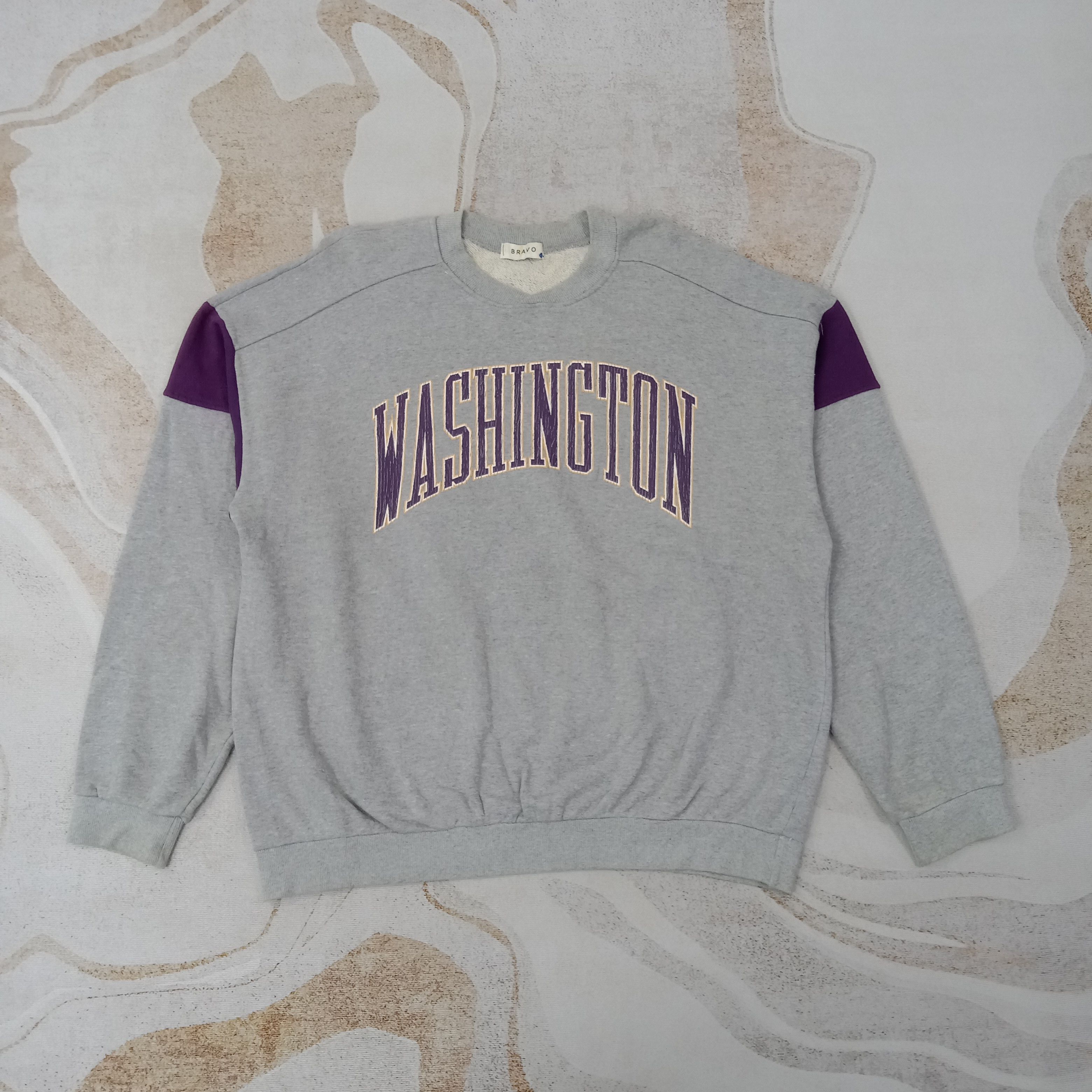 NFL Washington Huskies Football Team Sweatshirt C262N4 Size US XL / EU 56 / 4 - 4 Thumbnail