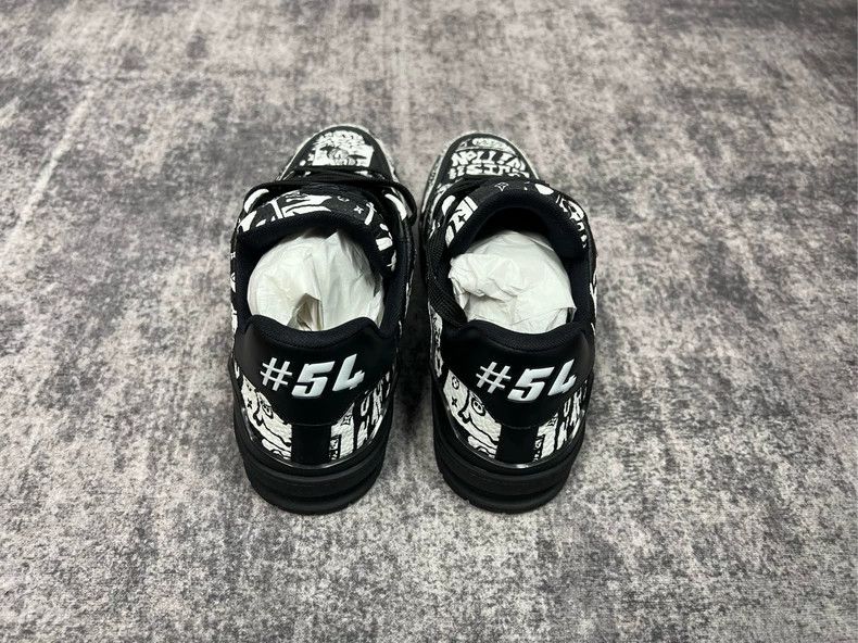 Louis Vuitton Louis Vuitton TRAINER Black and White Graffiti Cartoon Boa Size US 8 / EU 41 - 4 Thumbnail