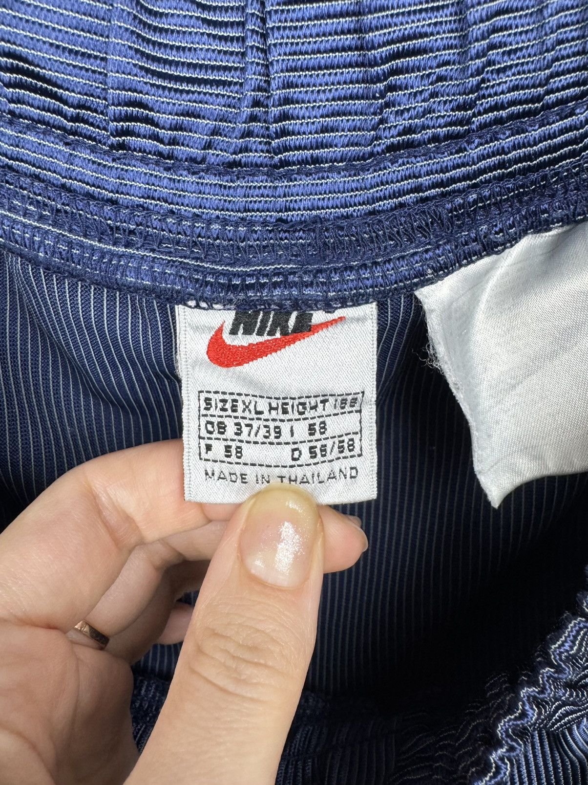 Nike Nike Mens Basketball Shorts 2000s Y2K Swoosh Athletic sz XL Size US 38 / EU 54 - 8 Thumbnail