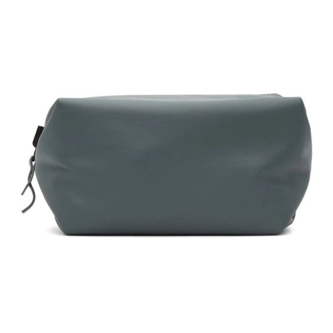 o1w1db11224 Size: OS / Convertible Wash Pouch in Dark Green
