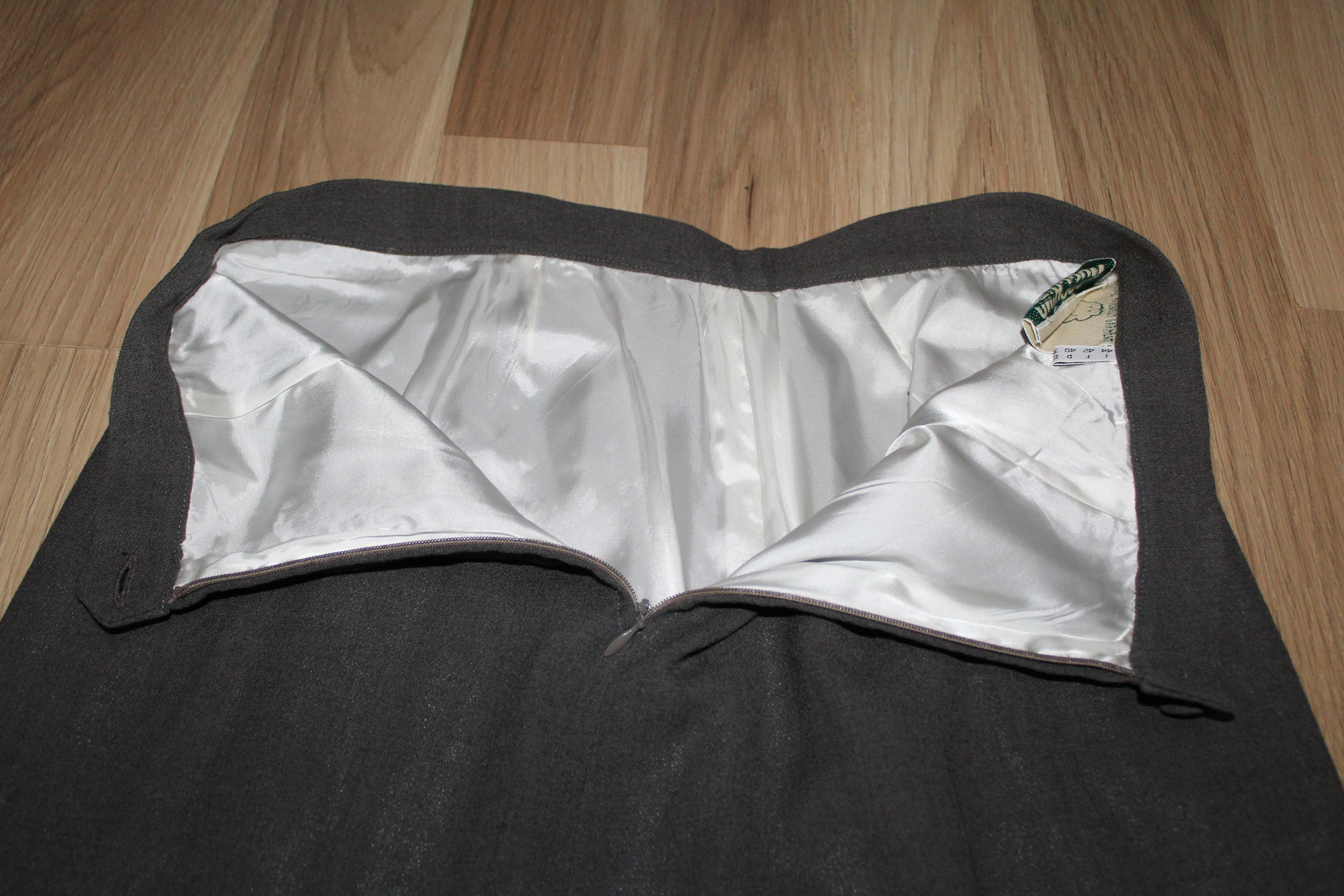 Moschino Vtg Rare 90's Moschino Wool Friendly Lined Italian Skirt Size L / US 10 / IT 46 - 4 Thumbnail