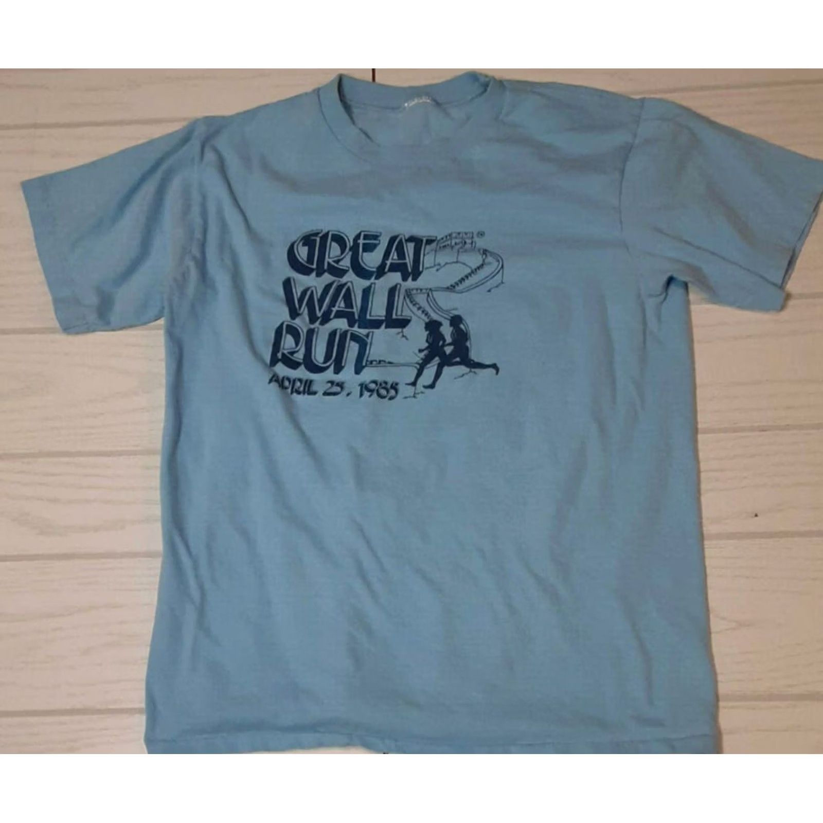 Greats VINTAGE Great Wall Run T-Shirt Blue S 80s Mens Short Sleeve 1985 July 25 Graphic Single Stitch Size US S / EU 44-46 / 1 - 2 Thumbnail
