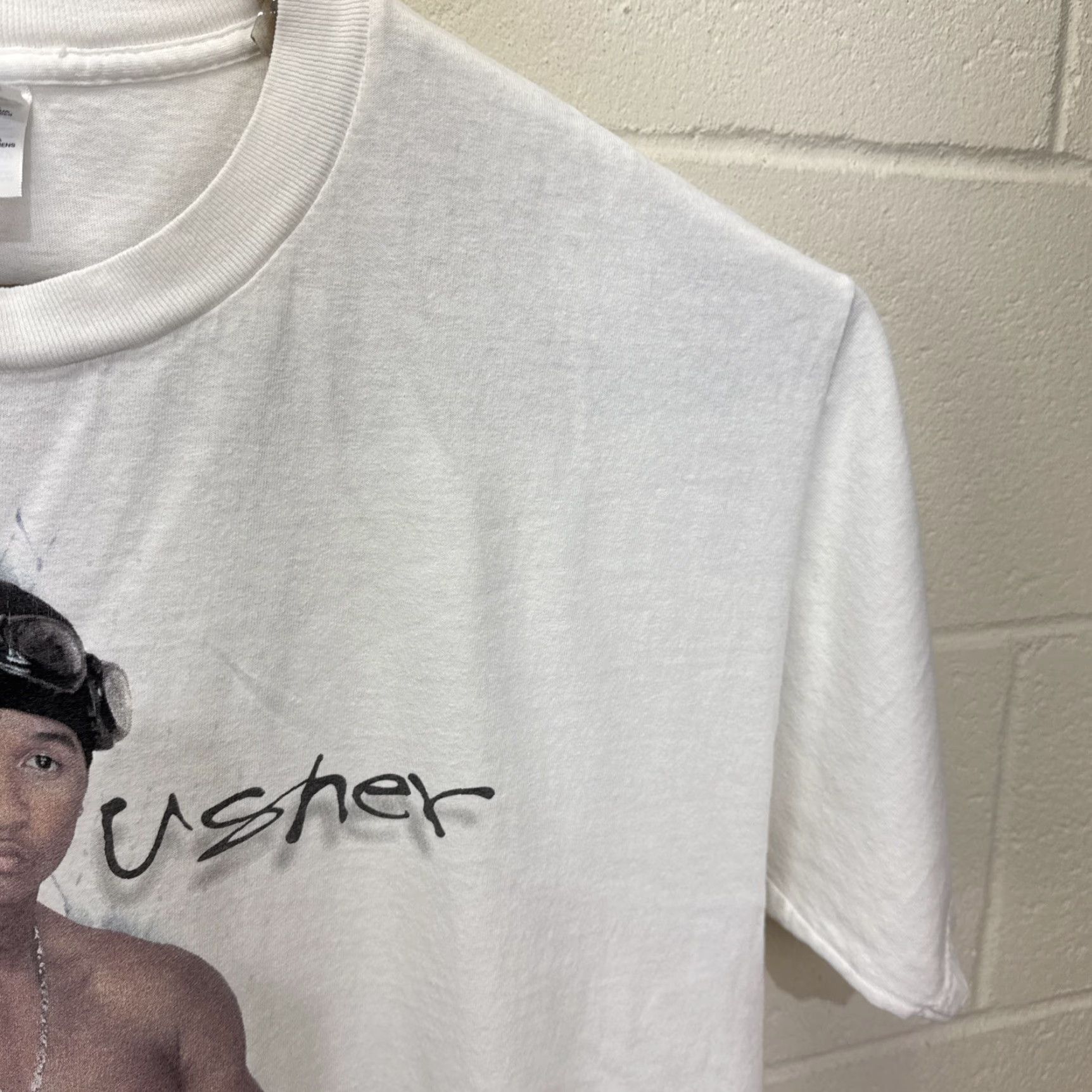 Gildan VINTAGE 1997 Usher My Way Album Promo T-Shirt Mens XL White 90s Music Hip Hop Graphic Print Size US XL / EU 56 / 4 - 6 Thumbnail