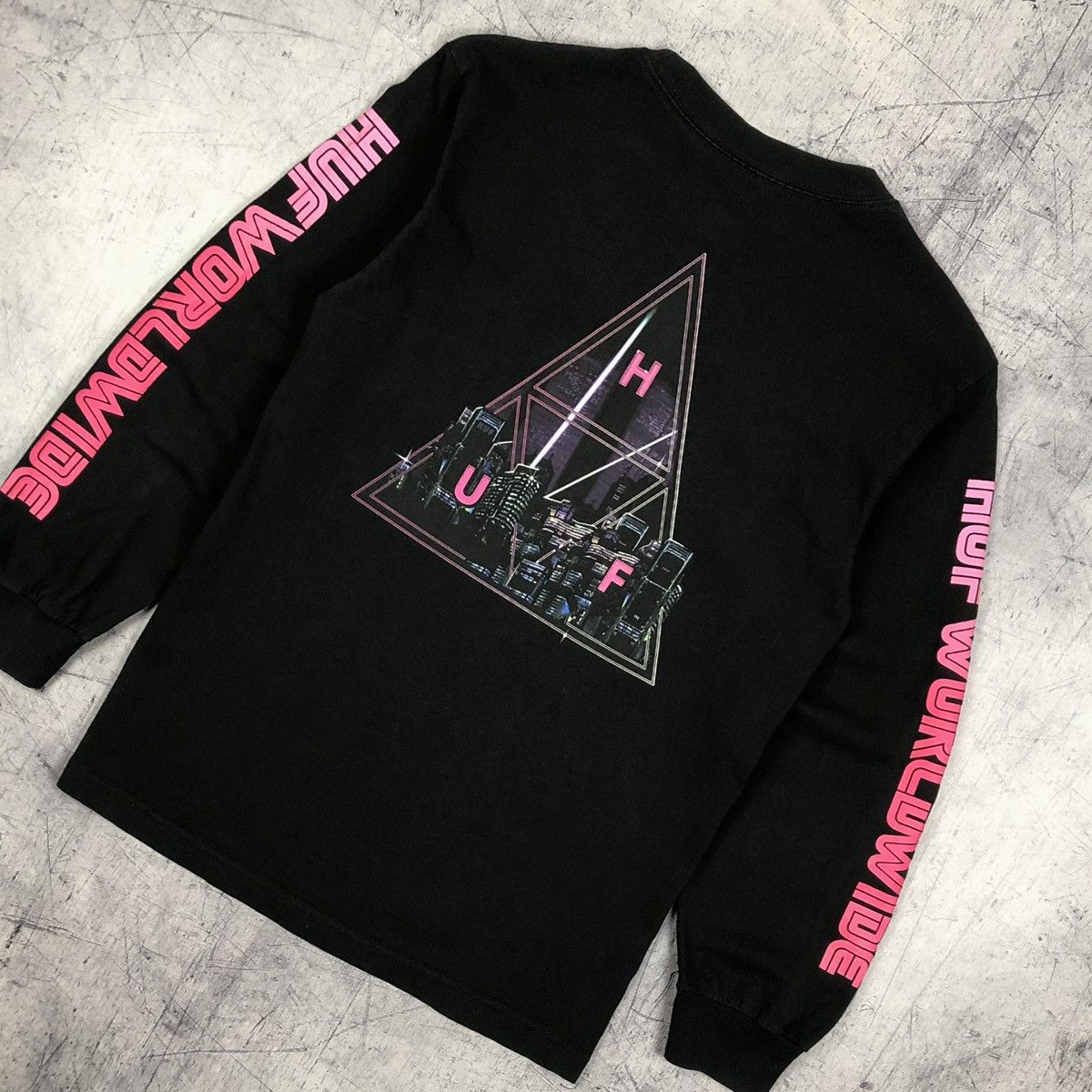 Huf Y2K HUF Neo Night Town Long Sleeve Tee Size US S / EU 44-46 / 1 - 1 Thumbnail