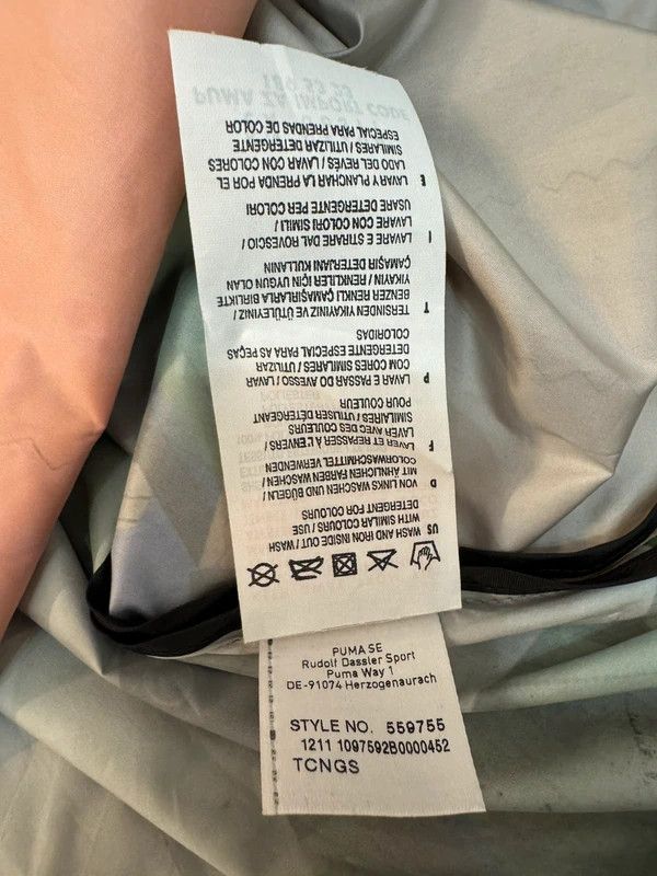 Hussein Chalayan Hussein Chalayan x Puma Poncho Jacket Abstract L 2006 rare Size US L / EU 52-54 / 3 - 13 Thumbnail