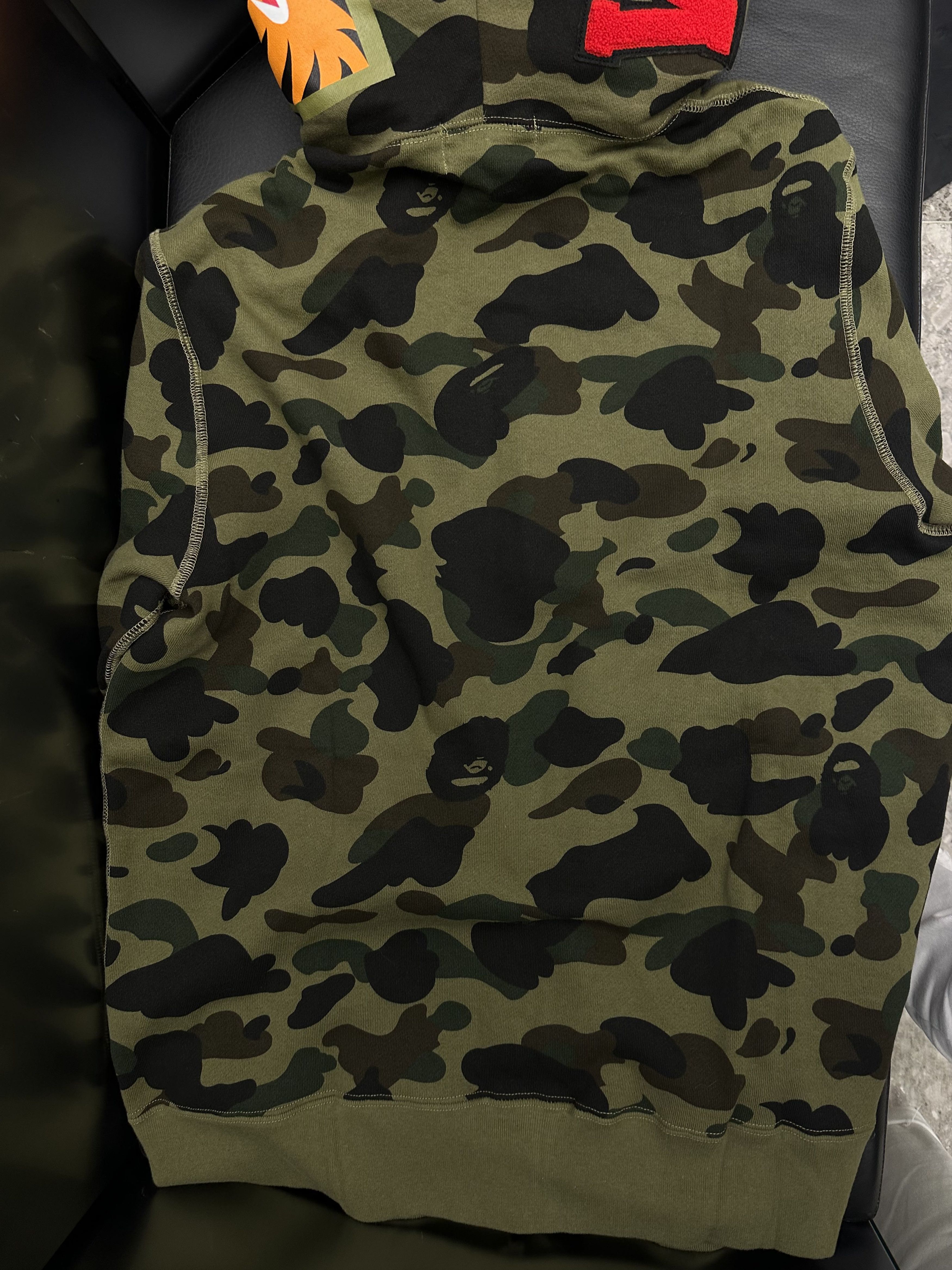 Bape 1st Camo Shark Full Zip Hoodie Size US L / EU 52-54 / 3 - 2 Thumbnail