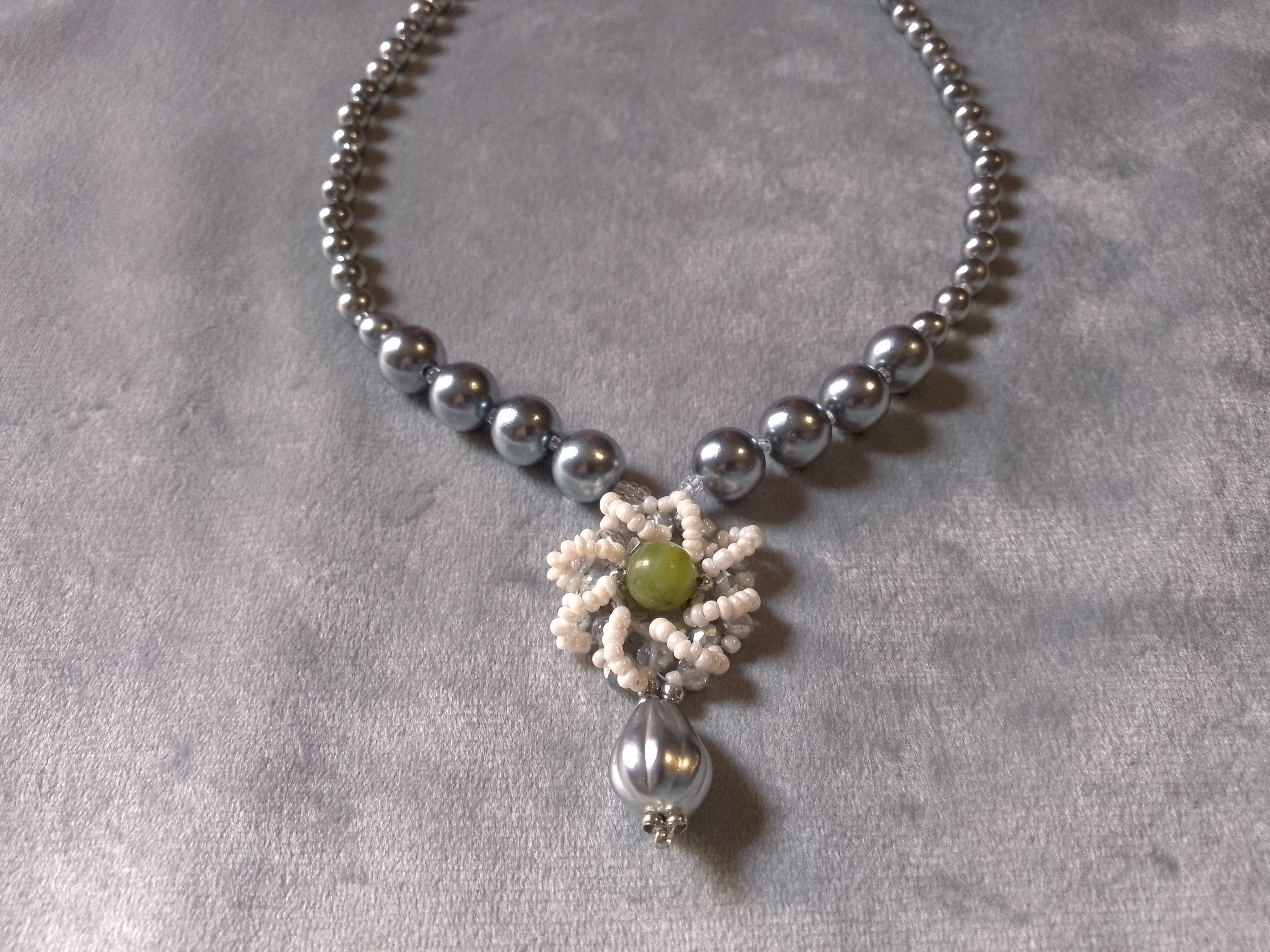 Handmade Necklace Vintage Styles Gray Pearls Pendant Green Jade gem Size ONE SIZE - 4 Thumbnail