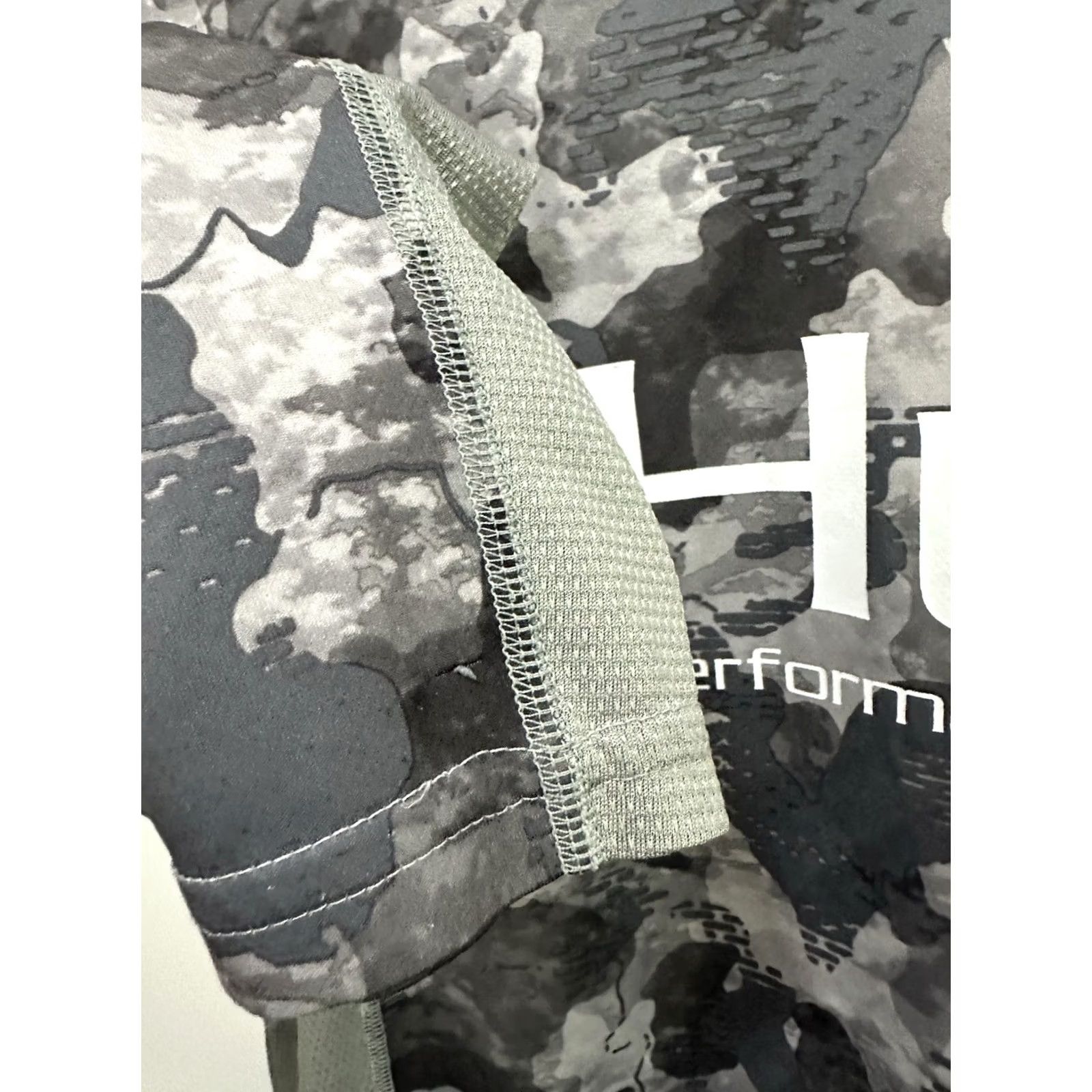 Vintage HUK Gray Camo Light Pullover Hoodie S Mens Size S Hoodie Pullover Gray Camo Fish Theme Size US S / EU 44-46 / 1 - 7 Thumbnail