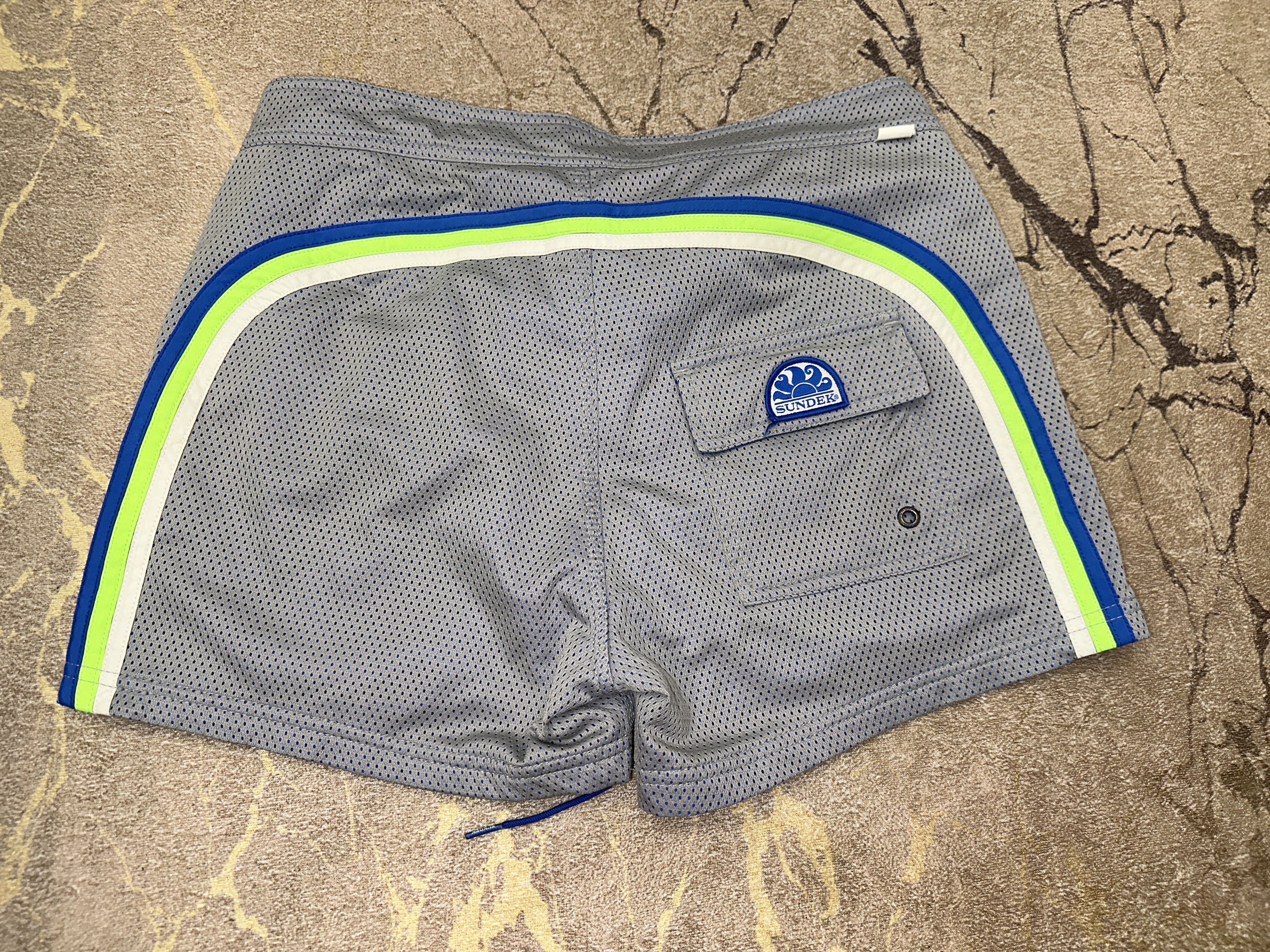 Sundek Meshy Sundek 31 Beach Shorts Trunks Bathing Suit Size 31 S Size US 31 - 1 Thumbnail