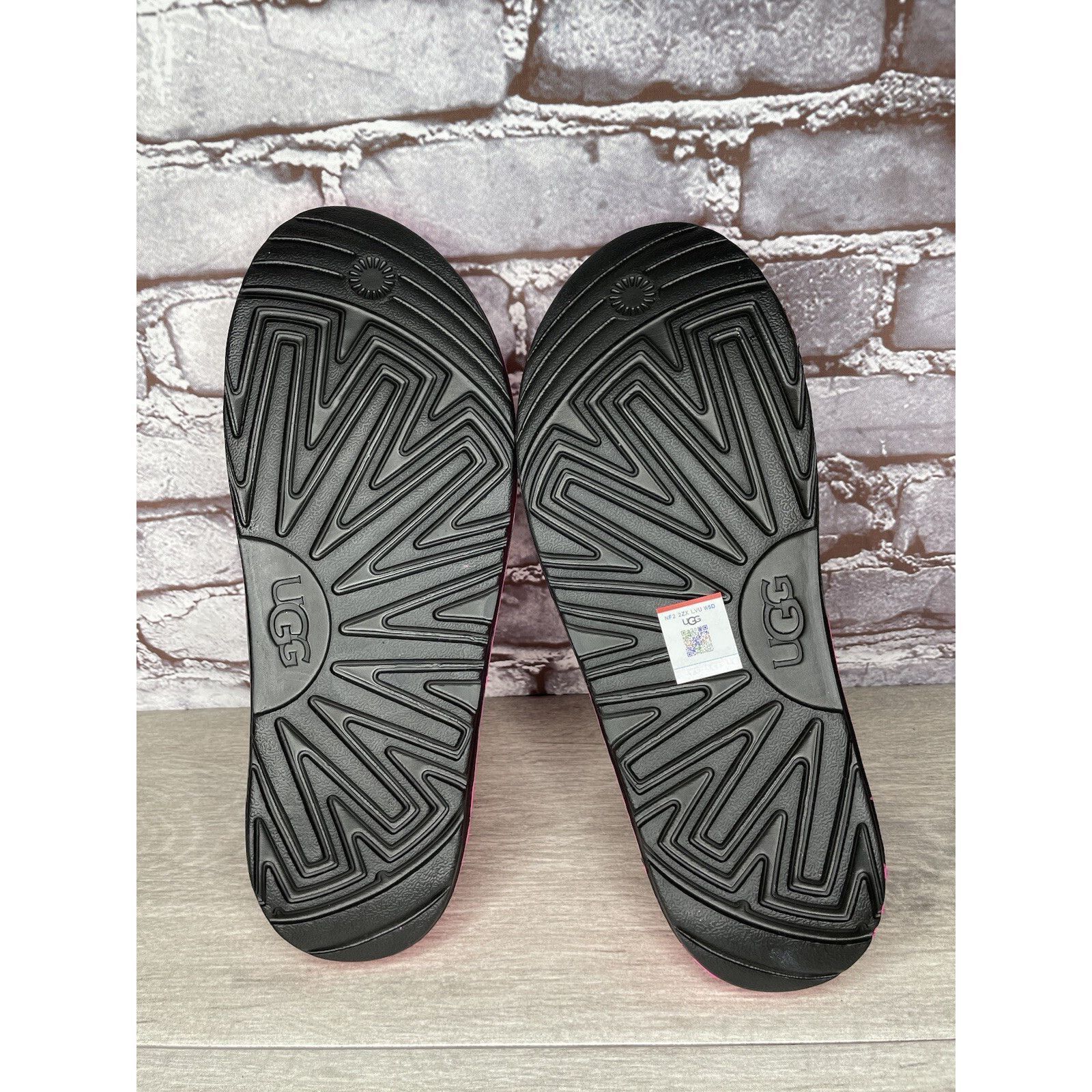 Ugg UGG WILCOX SLIDE Pink Rubber Light Waterproof Sport Sandals Size US 11 / EU 44 - 7 Thumbnail