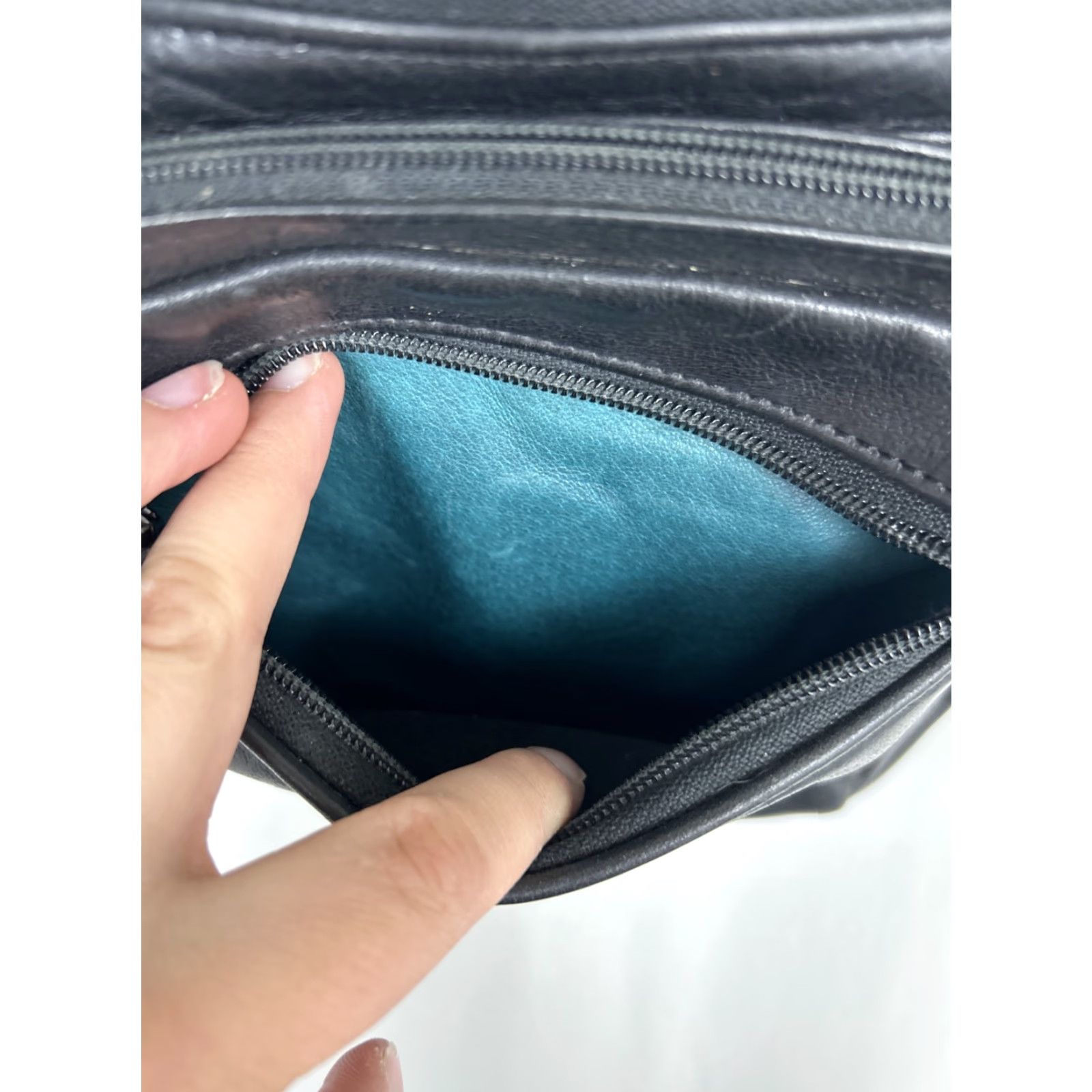 Vintage VINTAGE Leather Crossbody Bag Black Adjustable Travel Bag 10.5x8x3 Womens Crossbody Bag Leather Size ONE SIZE - 7 Thumbnail