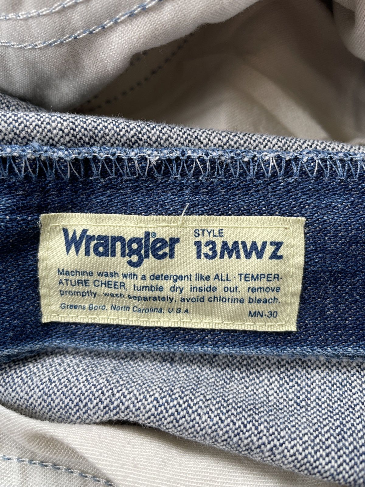 Wrangler Wrangler Vintage Jeans (LG106) Size US 31 - 7 Thumbnail