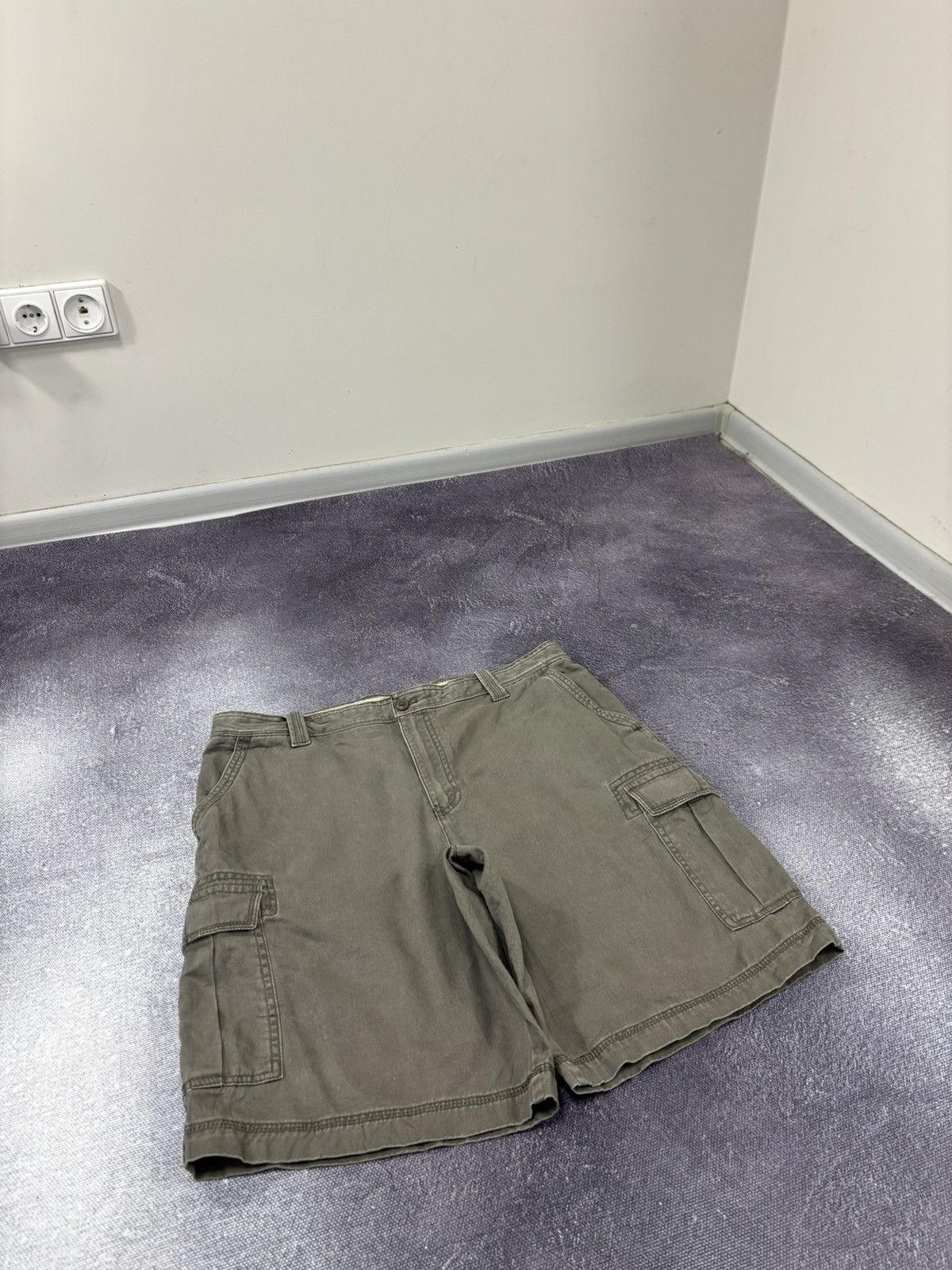 Izod Vintage IZOD 2000s Military Green Hype Baggy Cargo Shorts Size US 36 / EU 52 - 3 Thumbnail