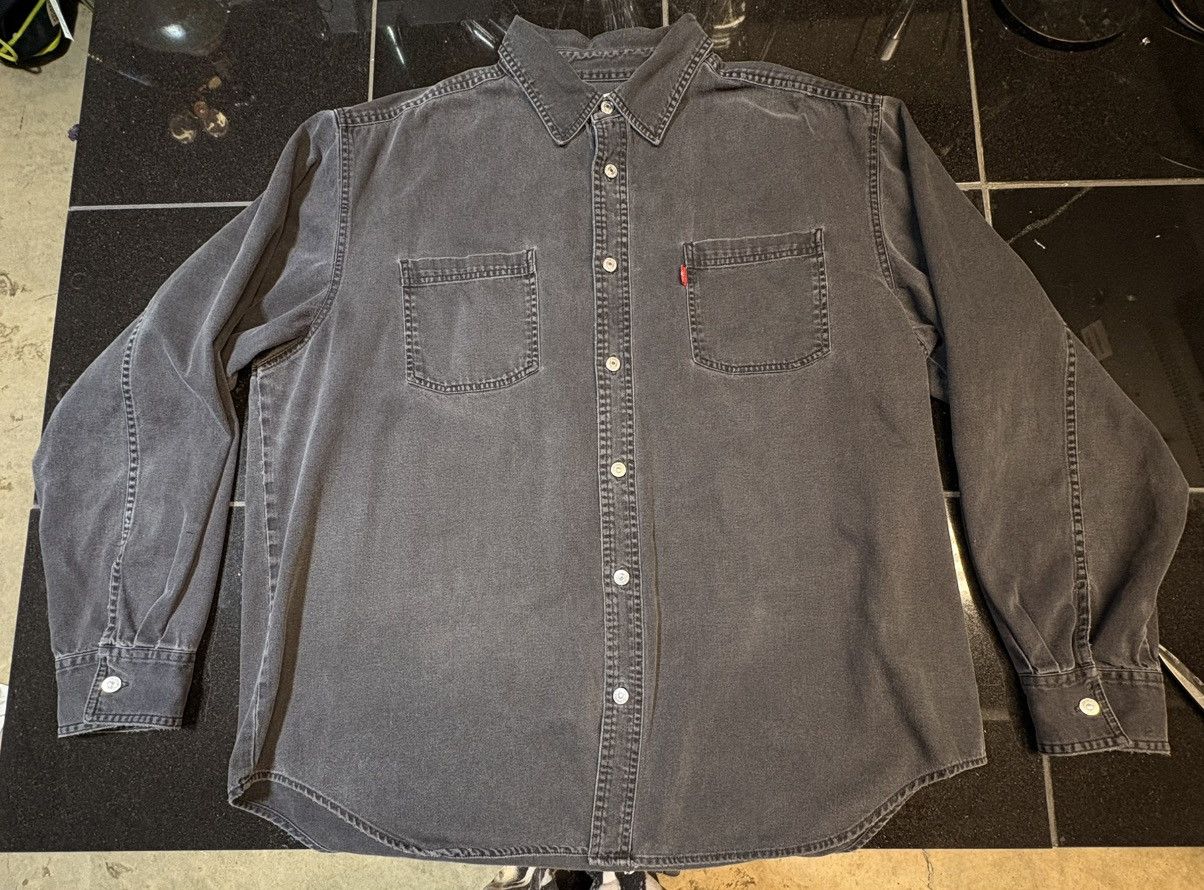 Levi's Levi’s Faded Black Denim Button-Up size XL Size US XL / EU 56 / 4 - 1 Thumbnail