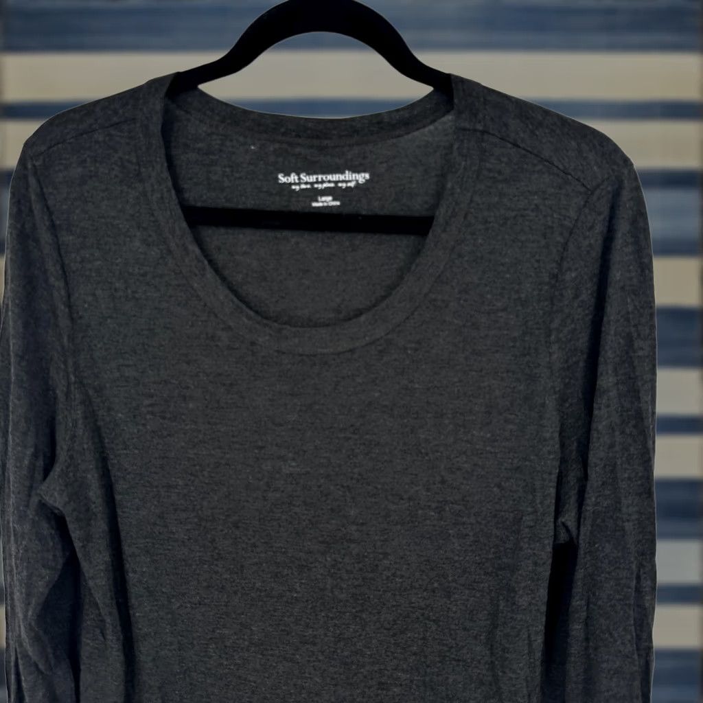 Soft Surroundings VINTAGE Soft Surroundings Blouse Womens Large Black Long Sleeve Gold Hem Pullover Top Size L / US 10 / IT 46 - 1 Thumbnail