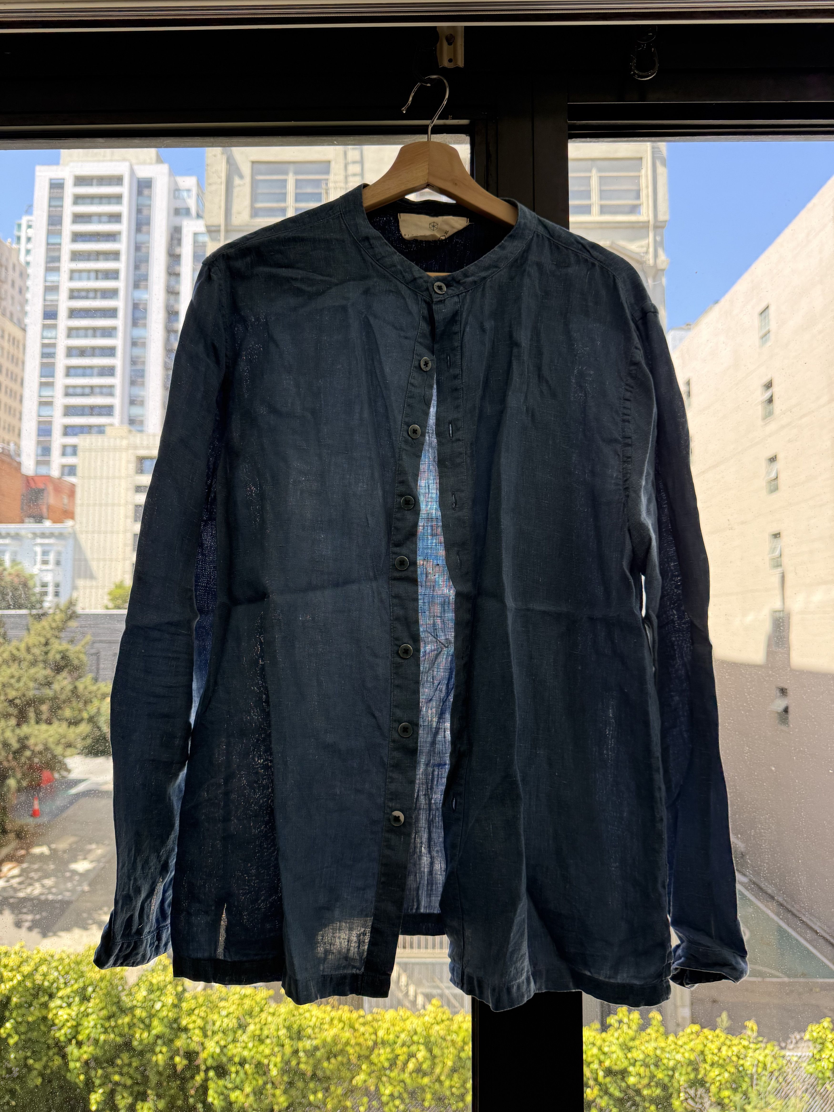 Other Bleu de Cocagne Atelier Indigo Linen Band Collar Shirt Size US L / EU 52-54 / 3 - 1 Thumbnail