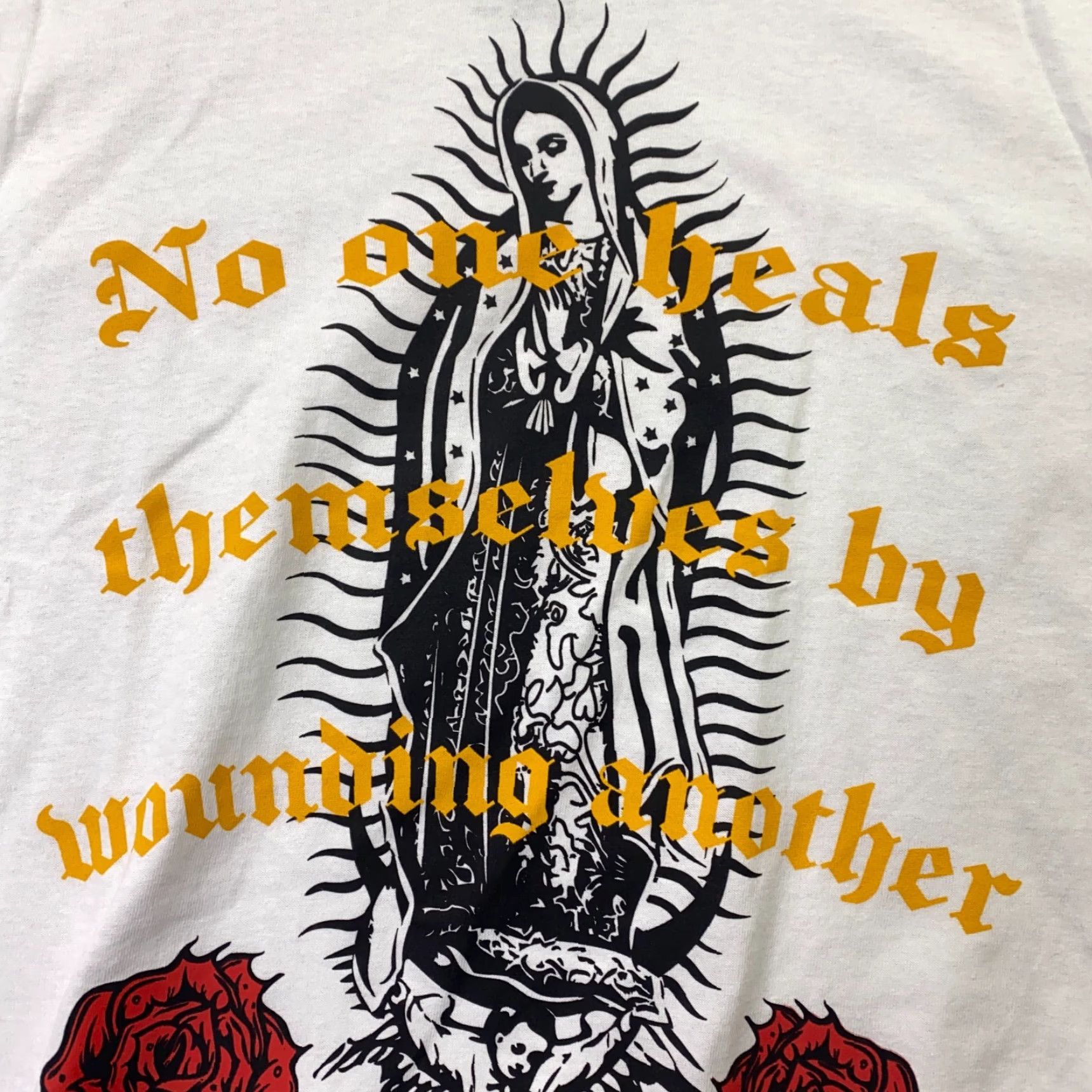 Vintage Virgin Mary Mens Shirt L White Sugar Flower T-Shirt Crew Neck Short Sleeve Classic Jersey Cotton Rose Graphic Print 90s? Size US L / EU 52-54 / 3 - 3 Thumbnail