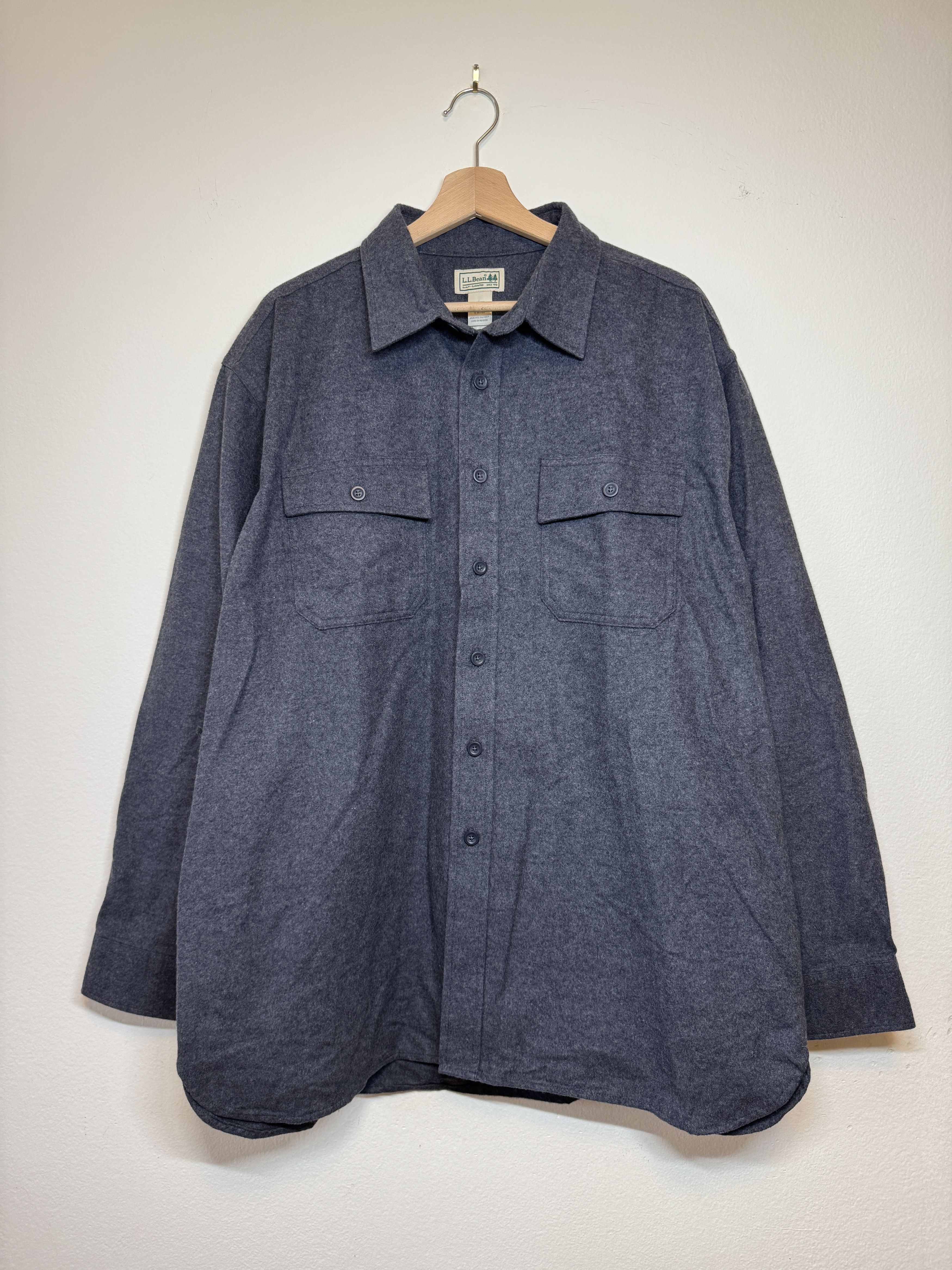 L.L. Bean True Vintage Cursive Label LL Bean Chamois Shirt Size 
