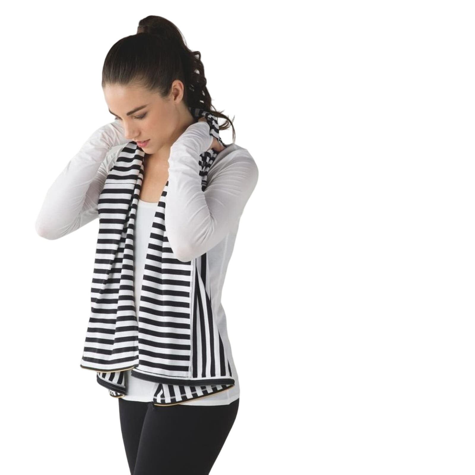 Lululemon LULULEMON Vinyasa Scarf *Zips Apex Stripe Black White Size ONE SIZE - 3 Thumbnail