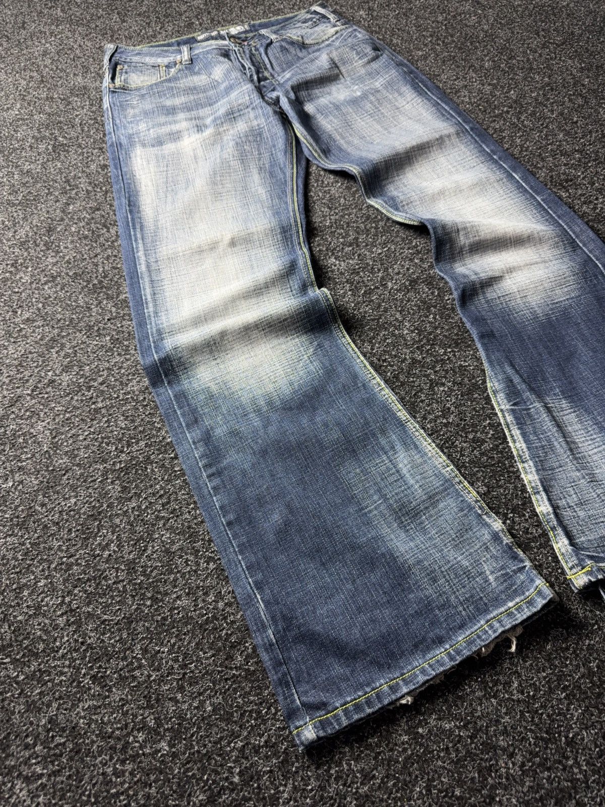 Japanese Brand Vintage Retro Y2K Sk8 Flared Distressed Denim pants Size US 33 - 2 Thumbnail