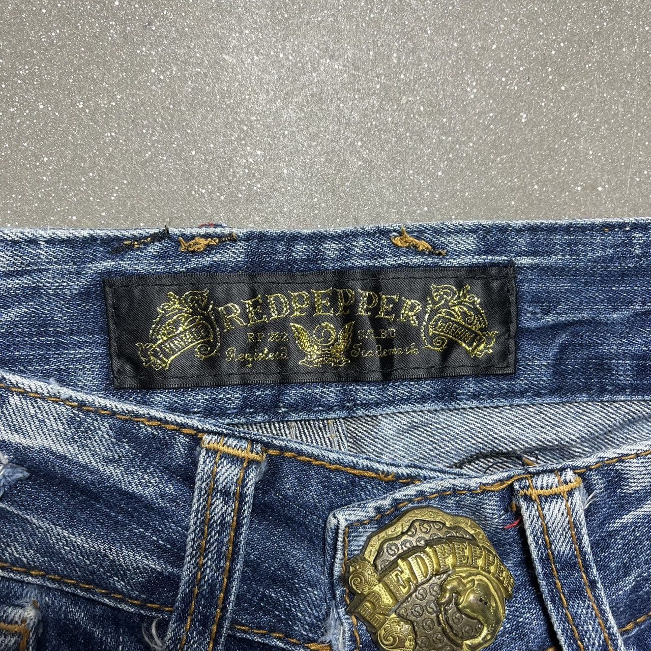 If Six Was Nine × Japanese Brand × Le Grande Bleu (L.G.B.) Red Pepper Wings Flare Jeans Size 30" / US 8 / IT 44 - 4 Thumbnail