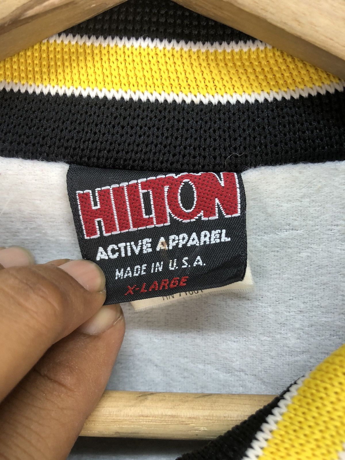 Vintage Hilton Embroidery Jacket Size US XL / EU 56 / 4 - 9 Thumbnail