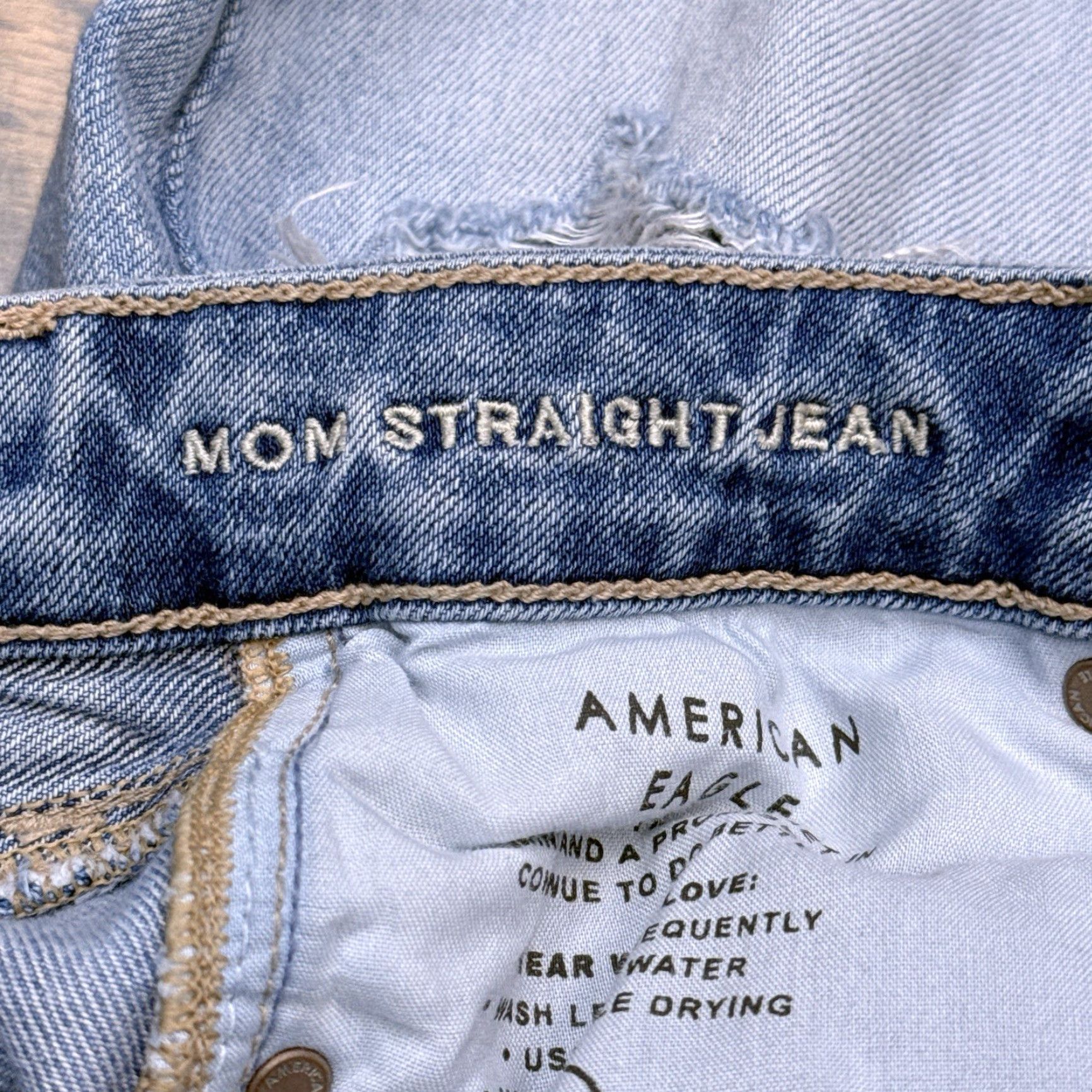 American Eagle Outfitters VINTAGE? No. American Eagle Outfitters Mom Jeans, 2 Regular, Distressed, Light Wash, 26 Inseam 26, 5-Pocket, Denim Size 26" / US 2 / IT 38 - 5 Thumbnail