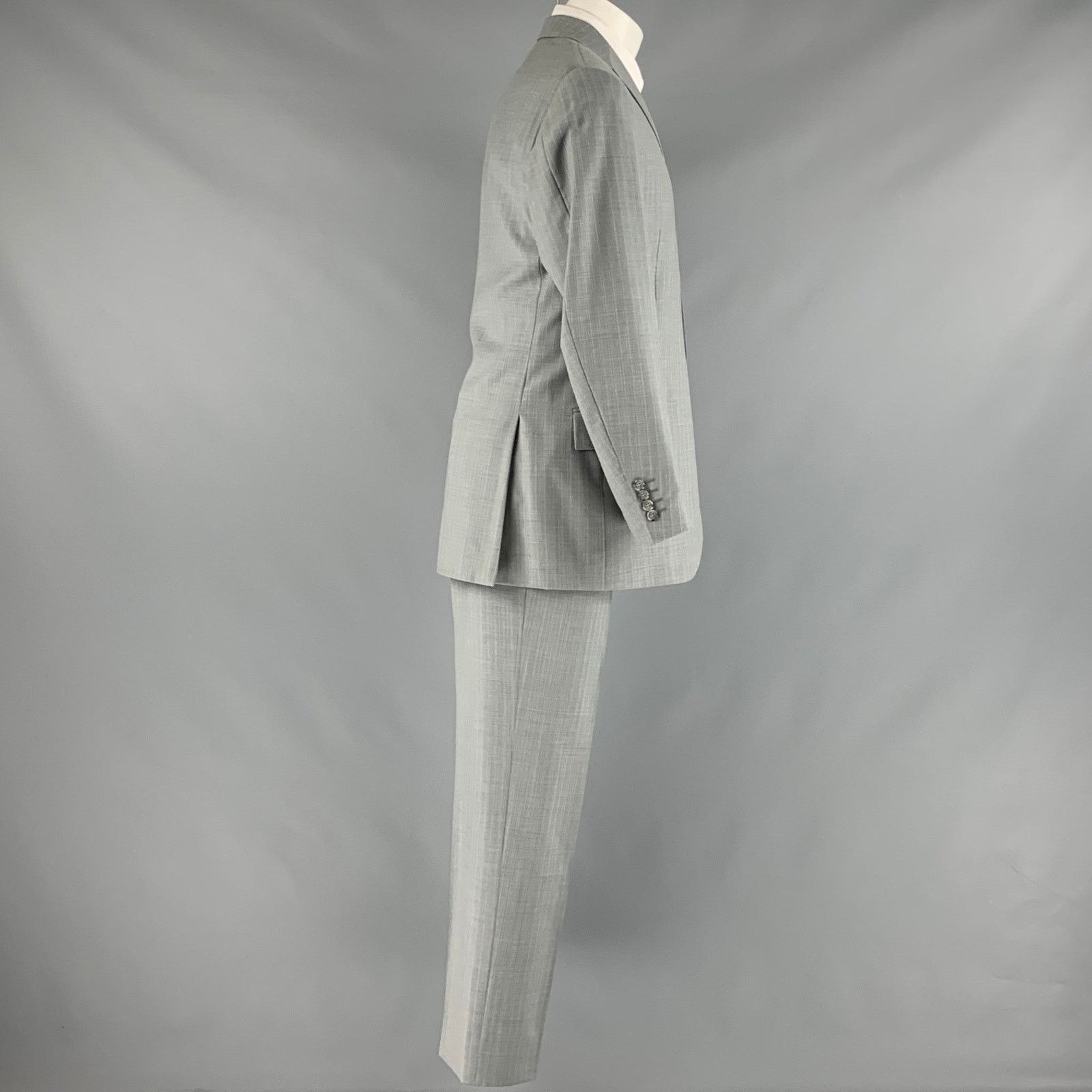 Corneliani 40 Grey Cream Pinstripe Virgin Wool Single Breasted Suit Size 40R - 2 Thumbnail