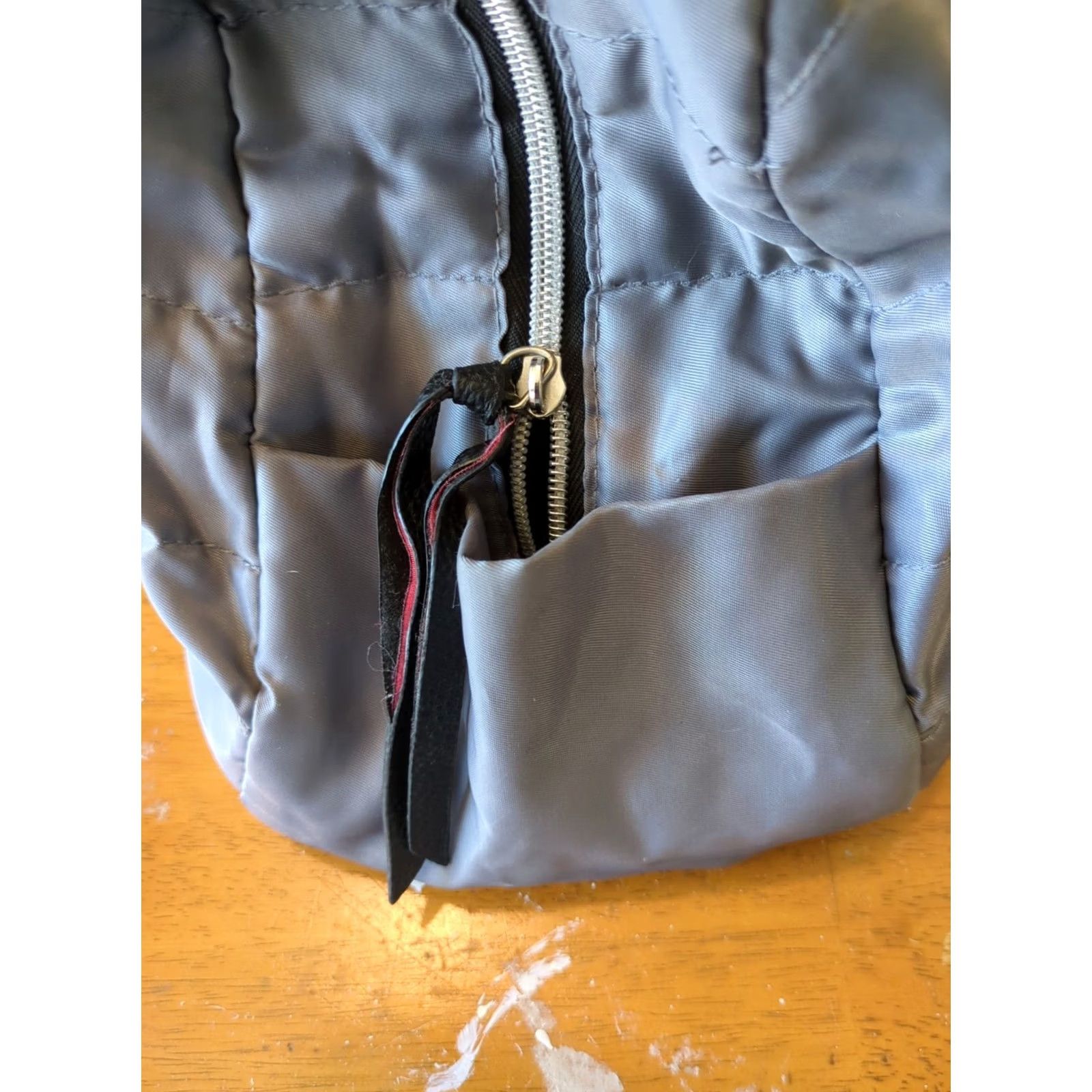 Vintage DSW Duffle Bag Travel Satin Gray Medium Zippered Pocket Women Canvas Polyester Lightweight Nylon Top Handle 13 in Strap Drop 11-13 in Size ONE SIZE - 6 Thumbnail