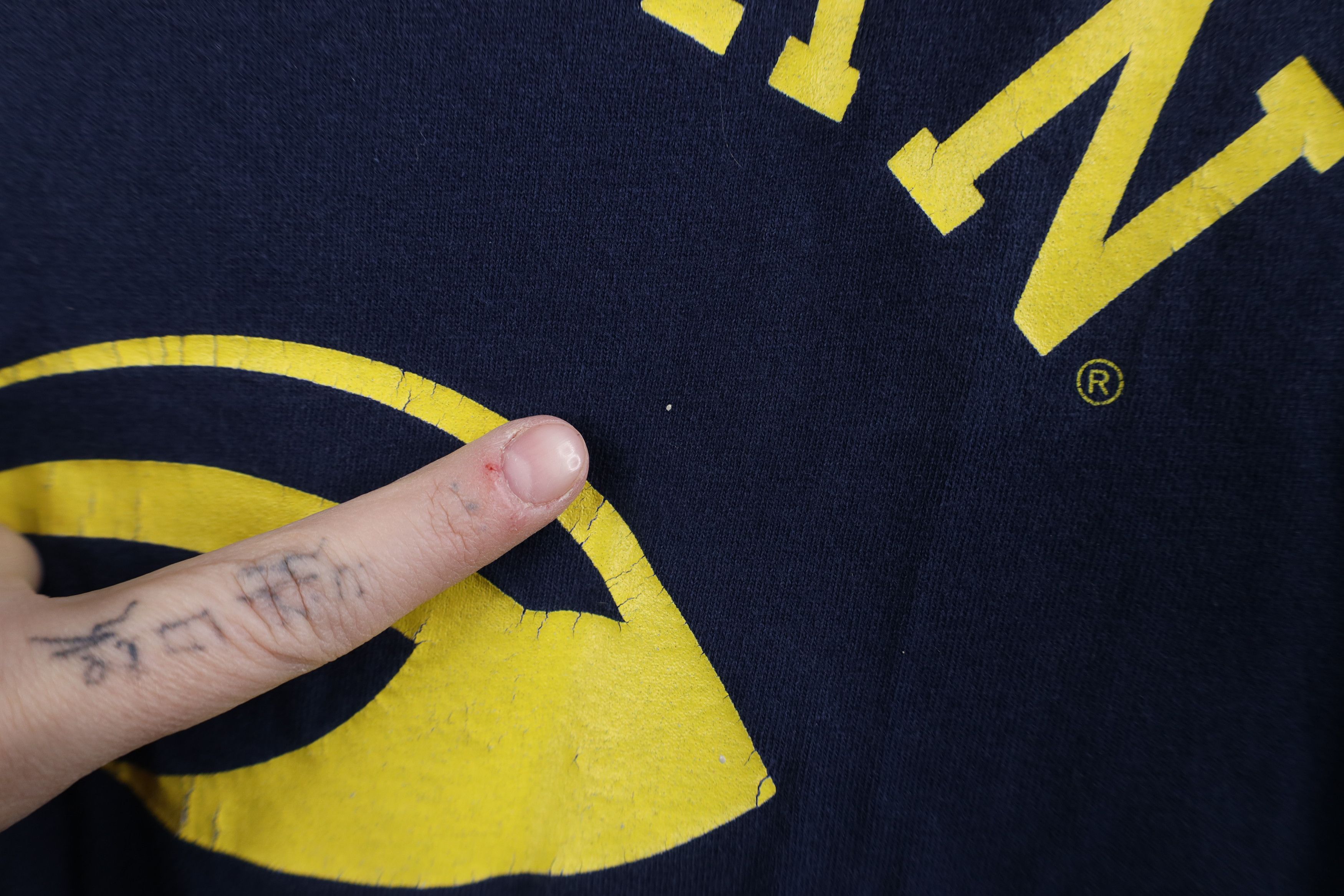 Vintage Vintage University of Michigan Football T-Shirt Blue Size US L / EU 52-54 / 3 - 5 Thumbnail