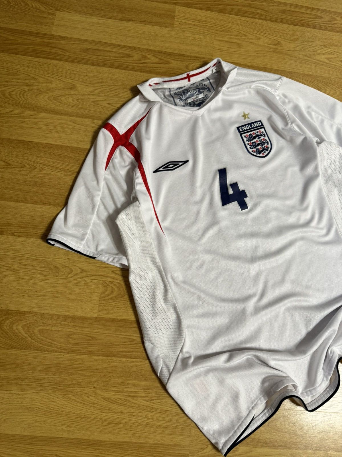Umbro × Vintage Blokecore ⚽️ England 2005 - 2007 home #4 GERRARD football kit Size US L / EU 52-54 / 3 - 3 Thumbnail