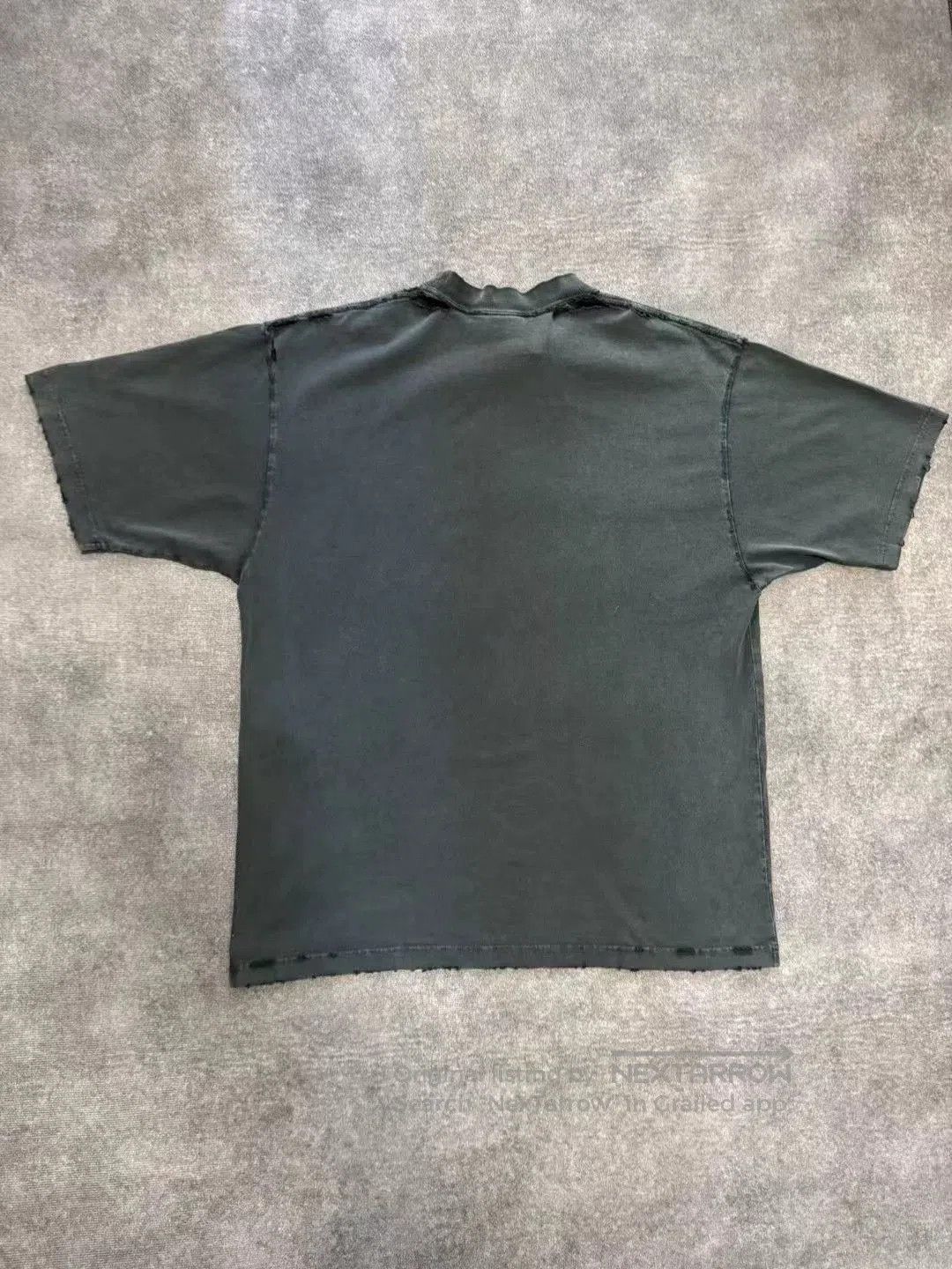 Balenciaga Balenciaga Medium Gradient Logo Distressed Tee. Size US XS / EU 42 / 0 - 2 Thumbnail