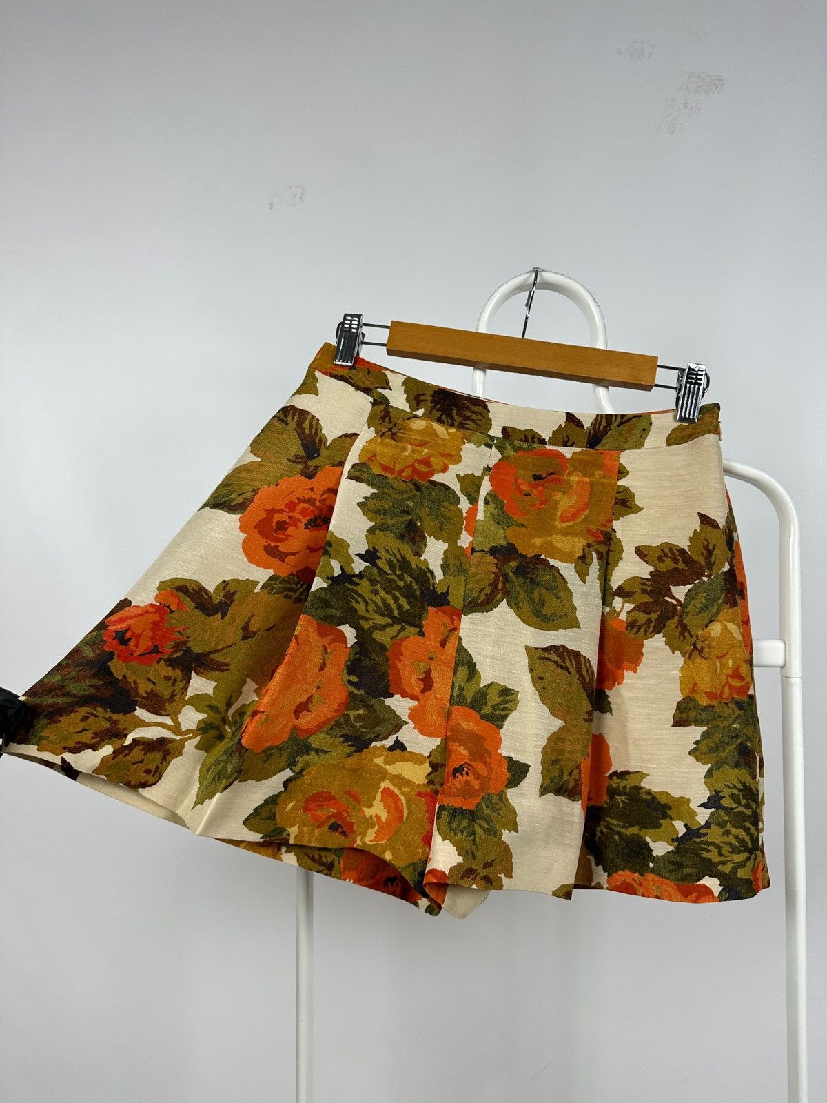 Sezane Sezane Almanzo Floral Taormina Print Shorts Size 26" / US 2 / IT 38 - 5 Thumbnail