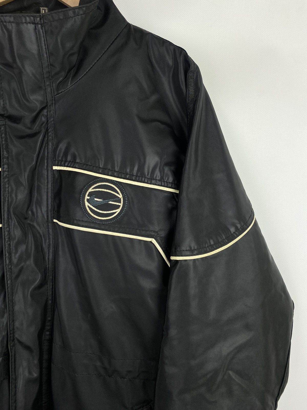 Nike × Vintage VTG Nike basketball logo bomber jacket Size US L / EU 52-54 / 3 - 6 Thumbnail