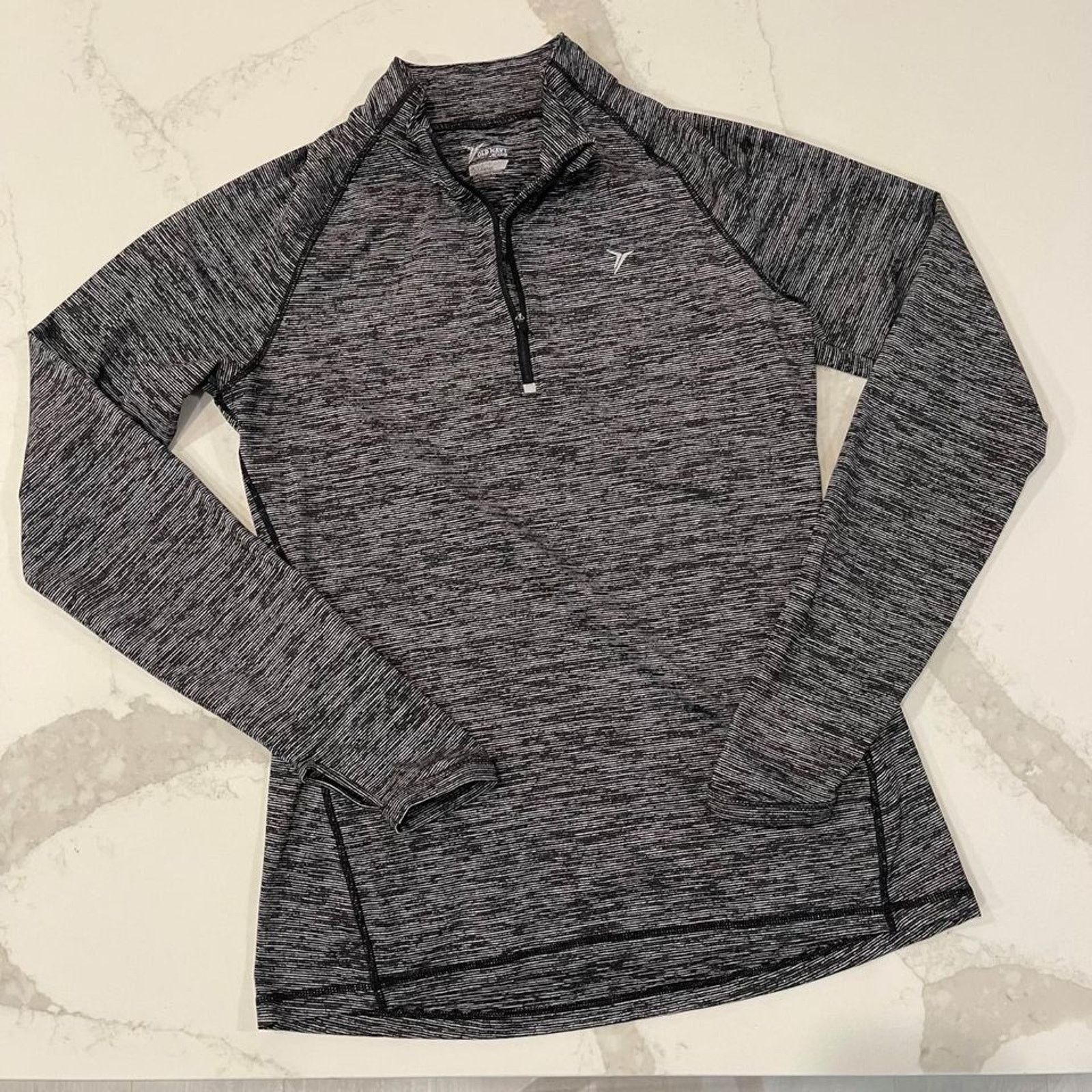 Old Navy Old Navy Active Quarter Zip Gray Top Women’s Size Medium Size M / US 6-8 / IT 42-44 - 1 Thumbnail